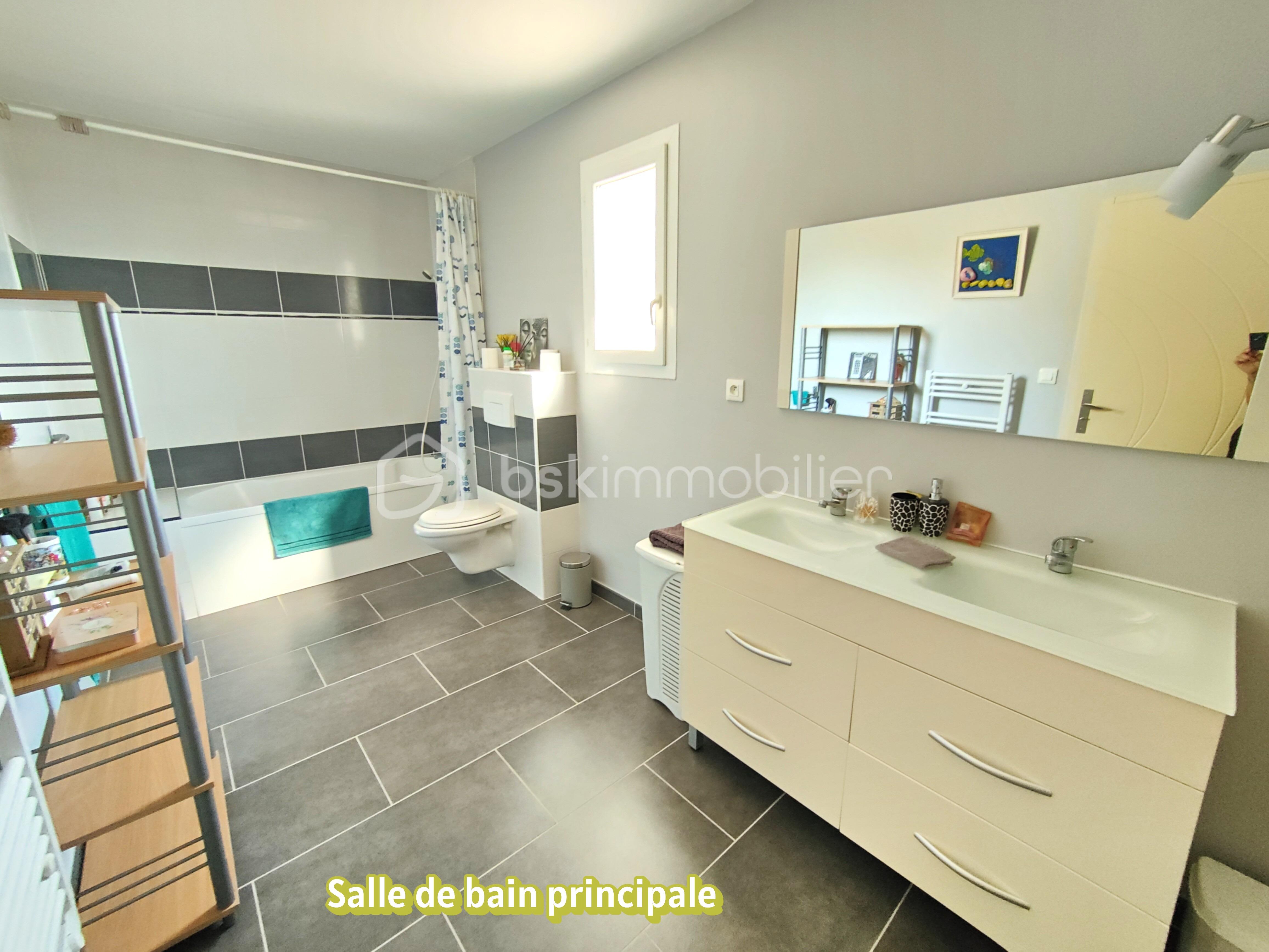 Villa de 165 m² - salle de bain principale.jpg