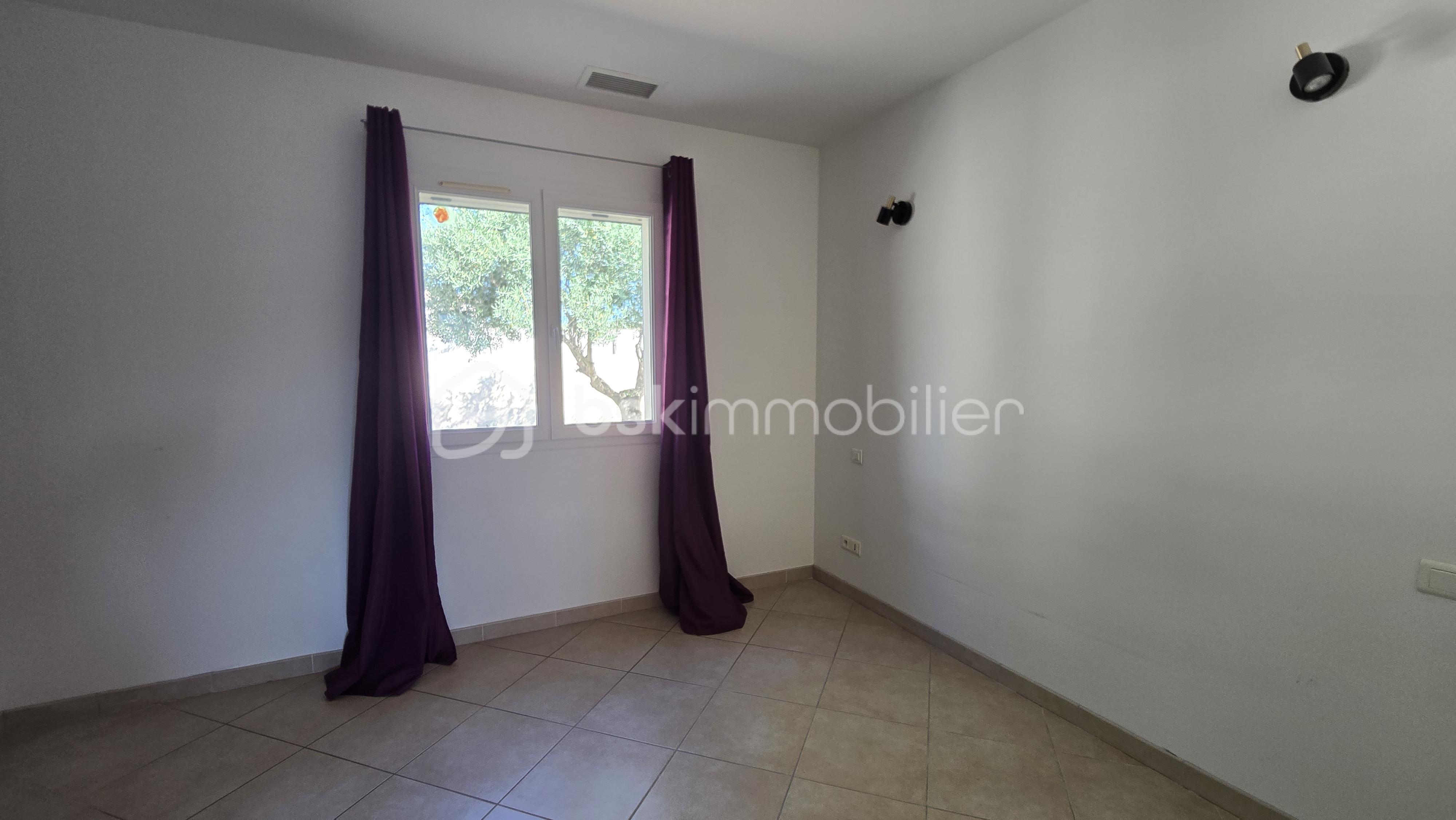 Maison traditionnelle de 114 m² - CHAMBRE VIDE.jpg