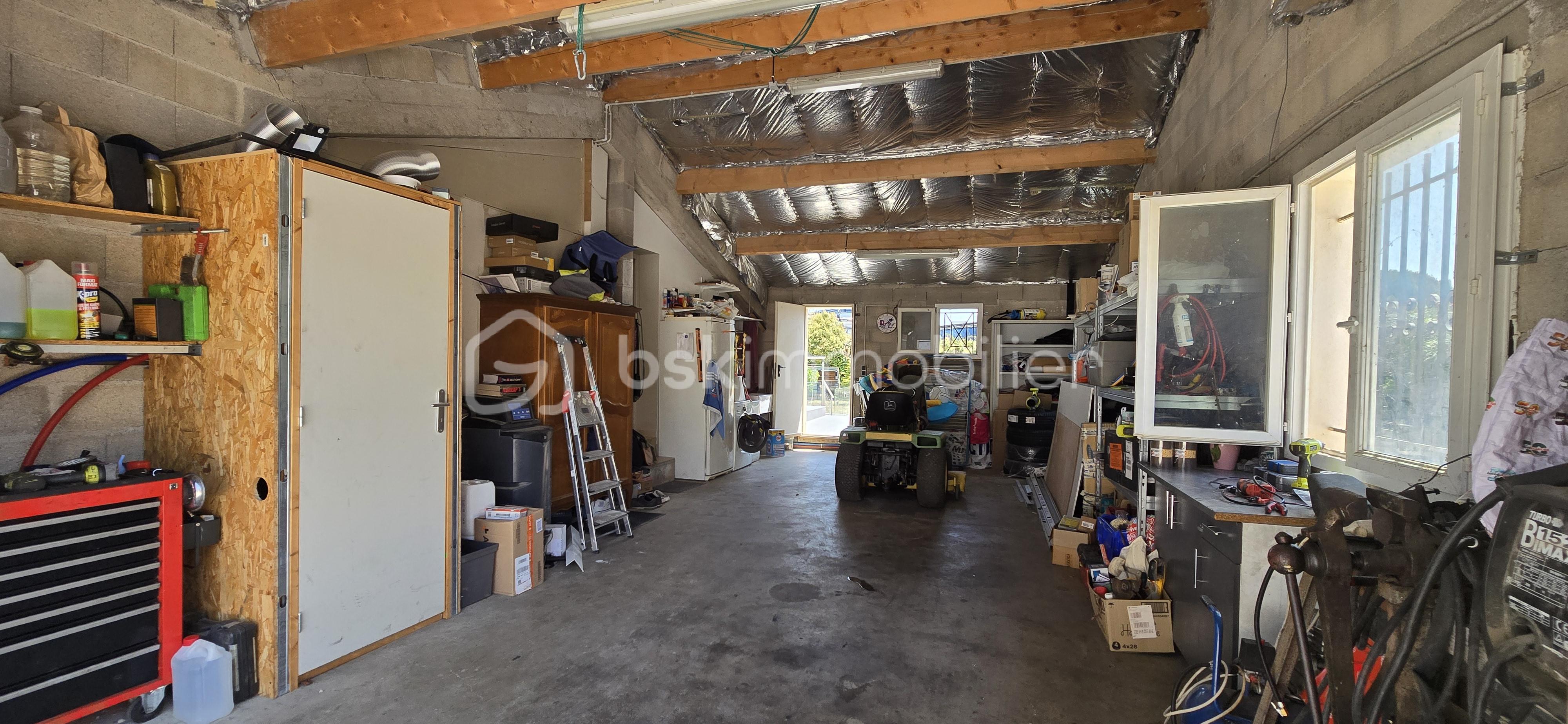 Maison traditionnelle de 114 m² - GARAGE.jpg