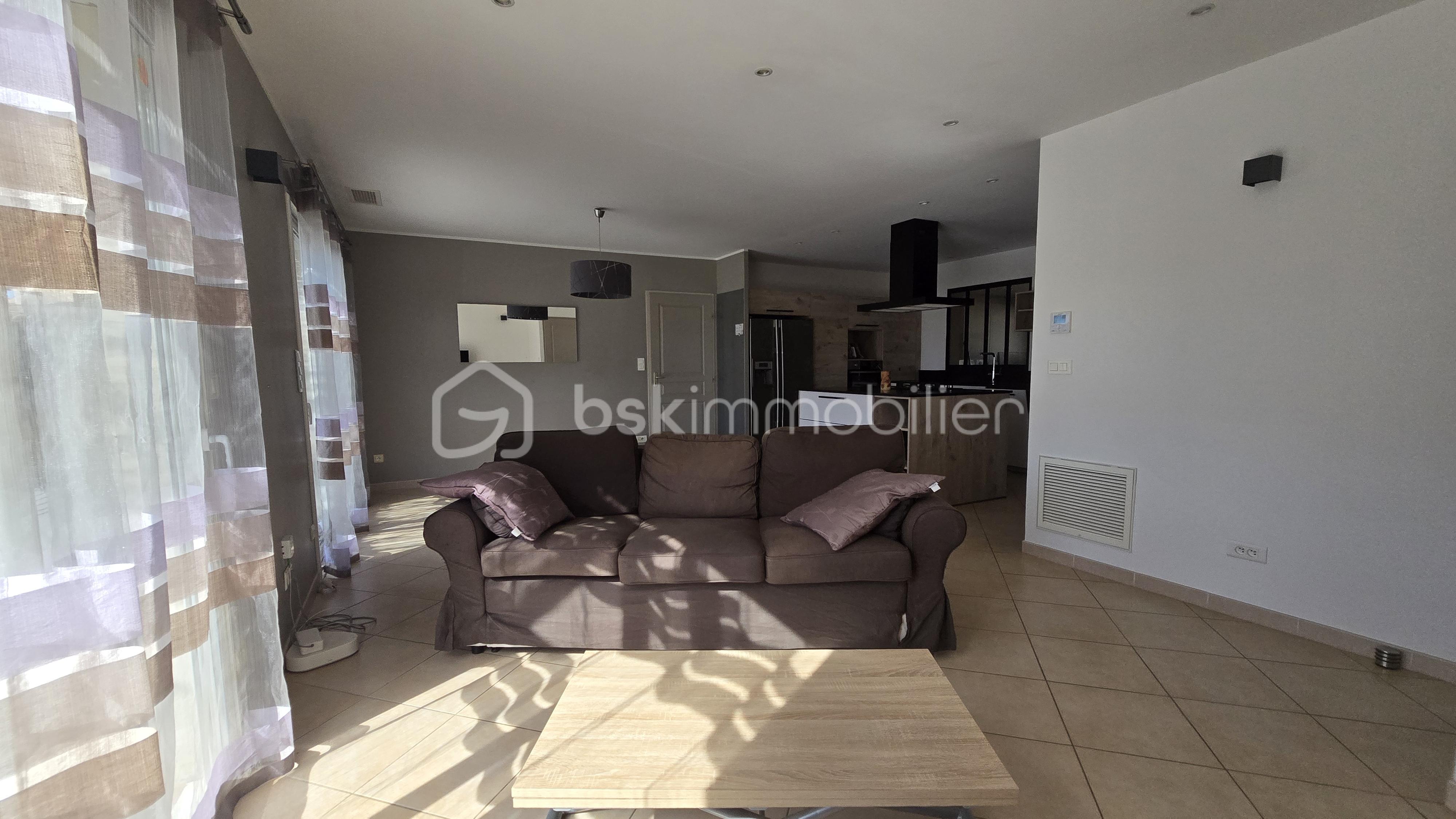 Maison traditionnelle de 114 m² - SALON.jpg