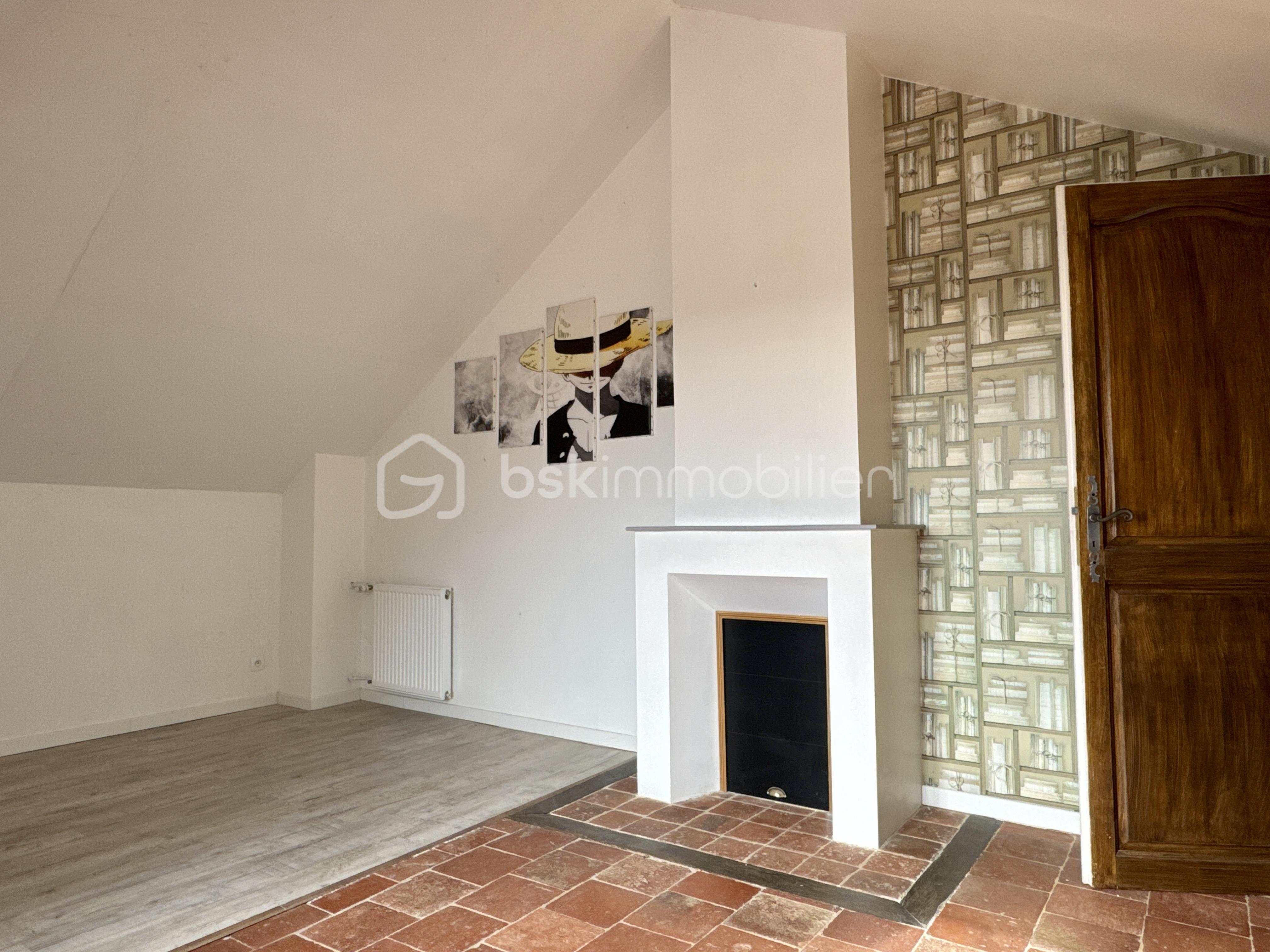 Maison longere de 193 m² - Chambre dessus bureau.jpg