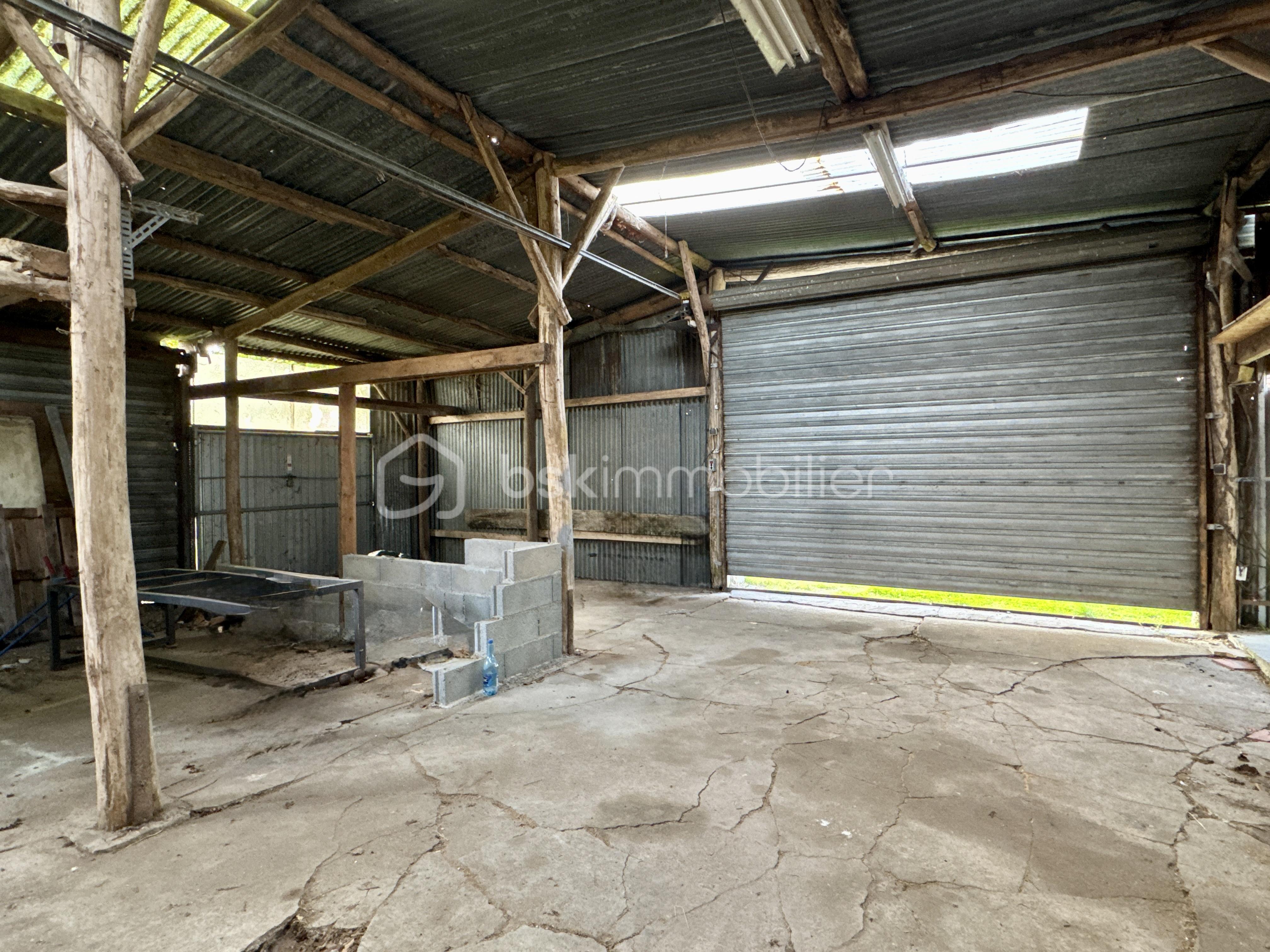 Maison longere de 193 m² - Hangarjpg.jpg