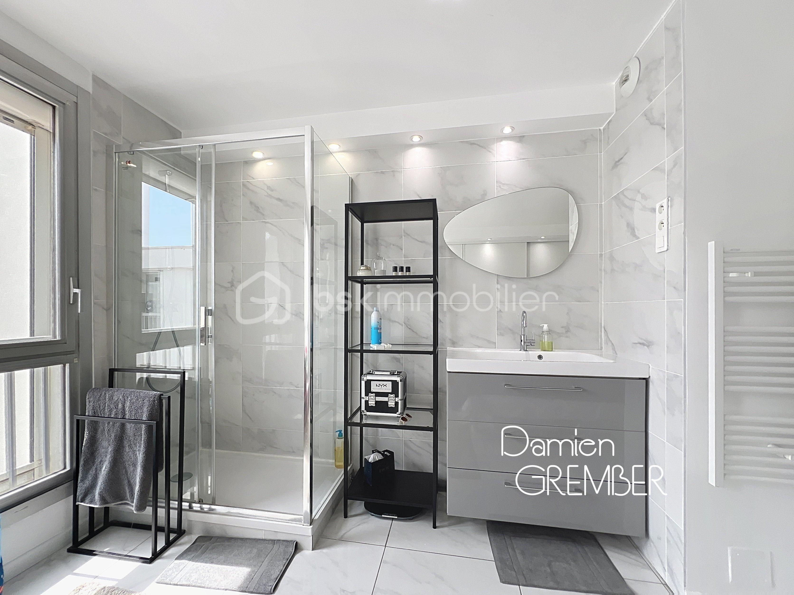 Appartement de 45,10 m² - chambre salle eau.jpg