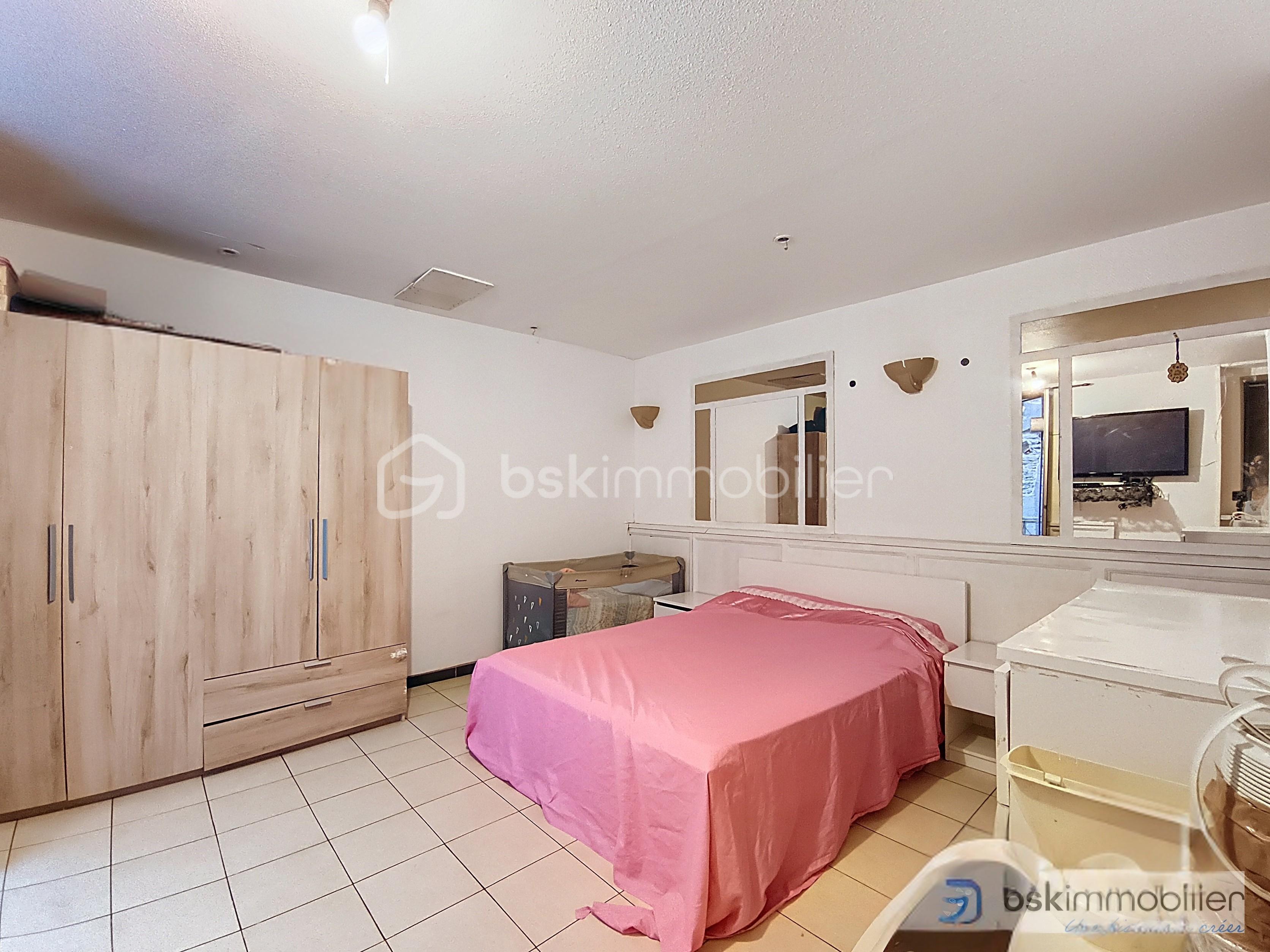 Immeuble de 211 m² - chambre t2 (1).jpg