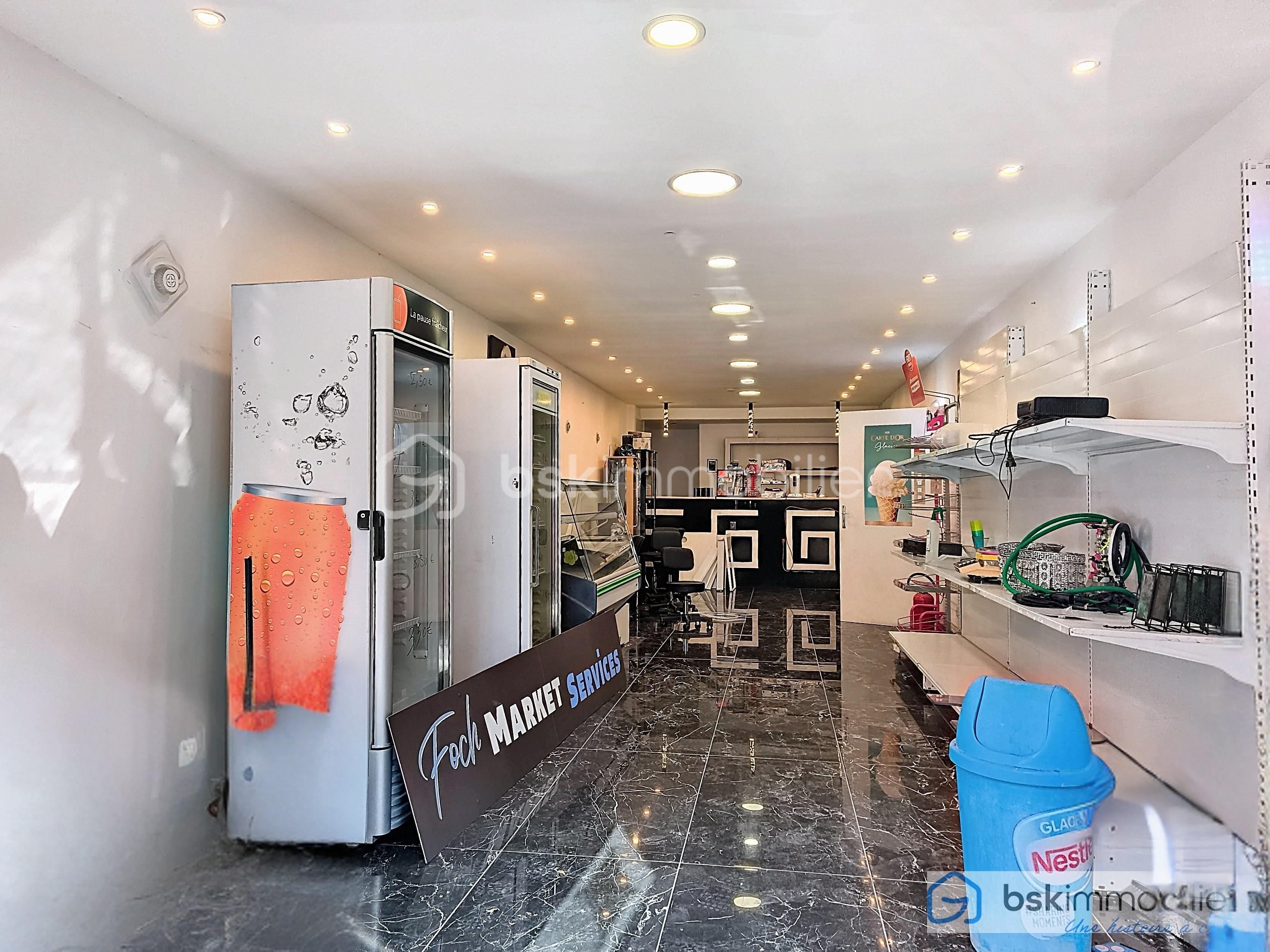 Immeuble de 211 m² - magasin (1).jpg