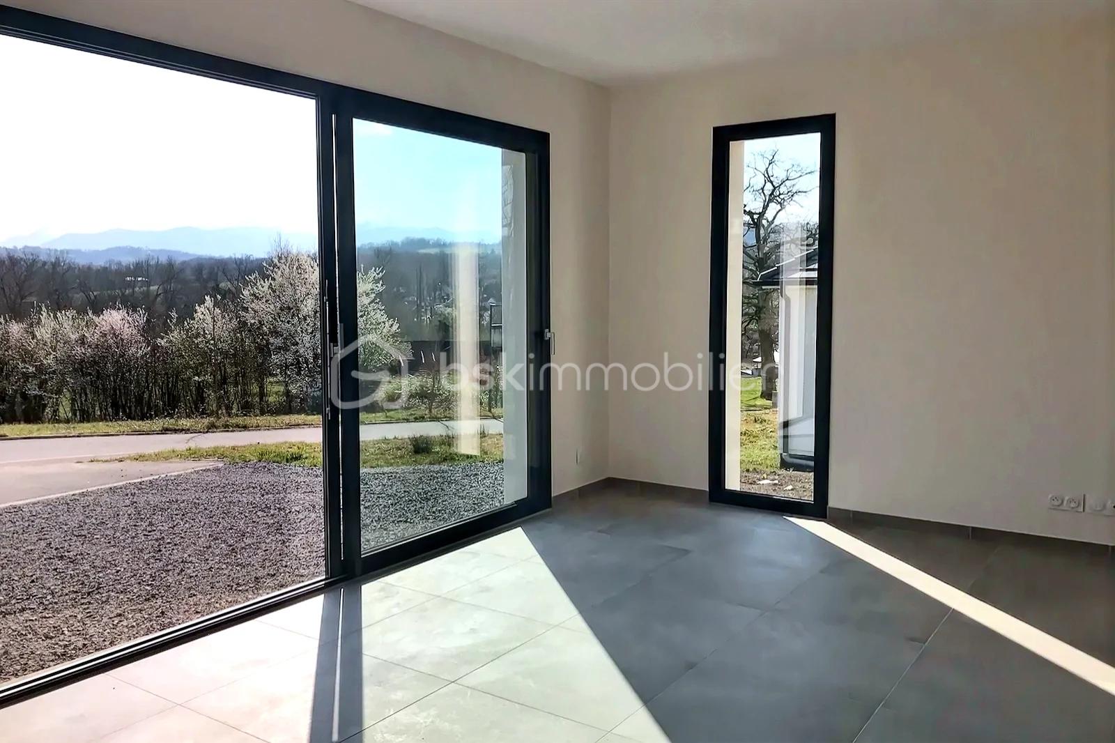 hoqi-photo - 2026-03-01T154631.390.jpg