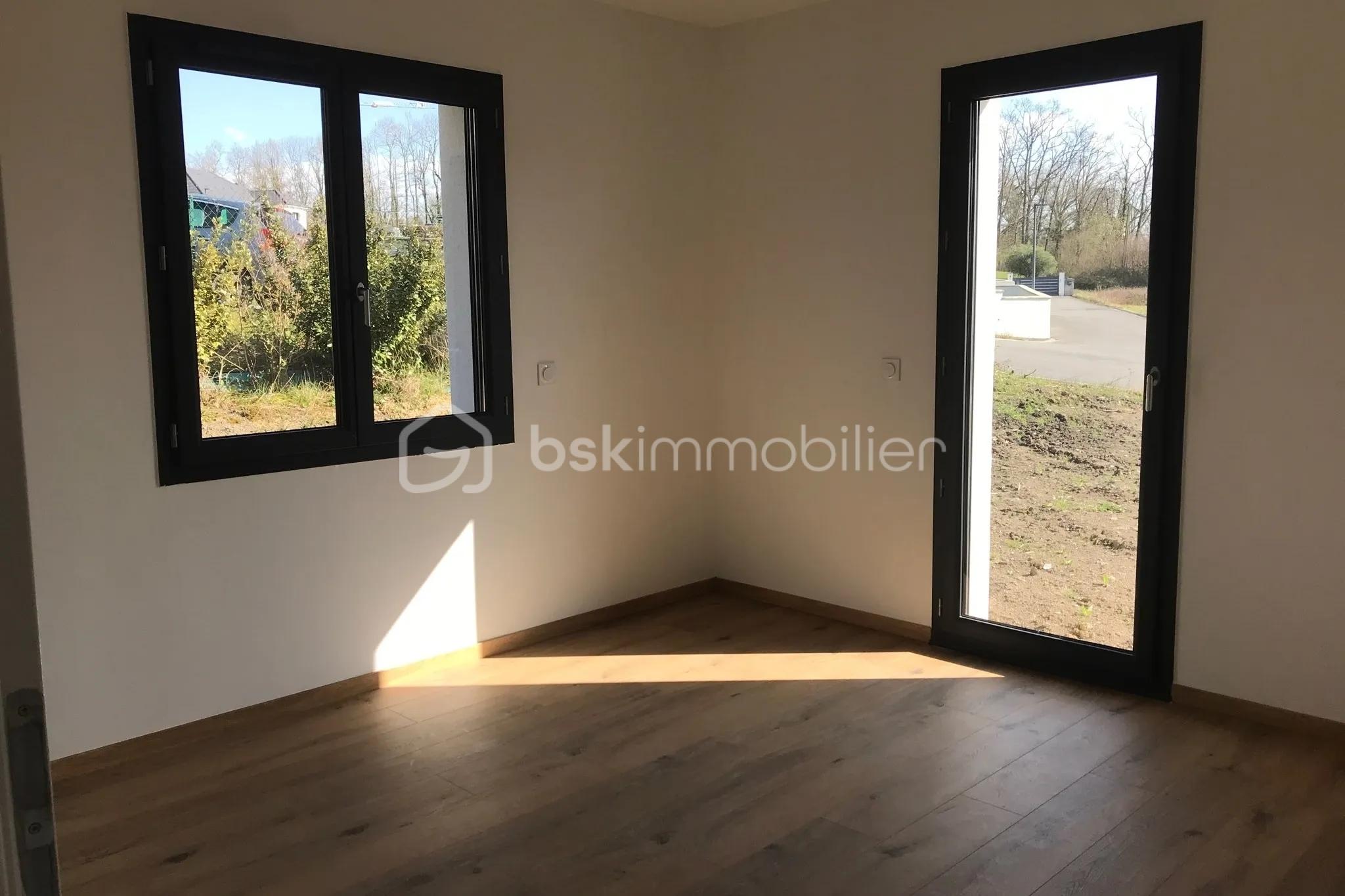 hoqi-photo - 2026-02-27T183130.441.jpg