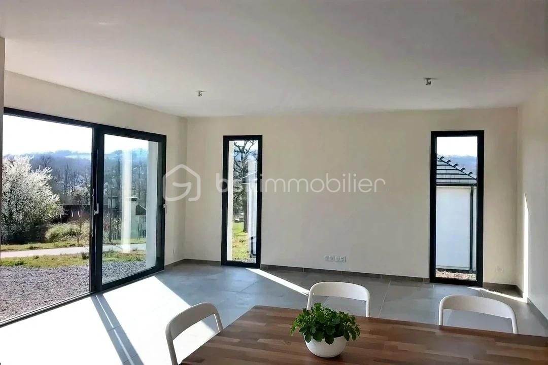 hoqi-photo - 2026-02-27T183104.783.jpg