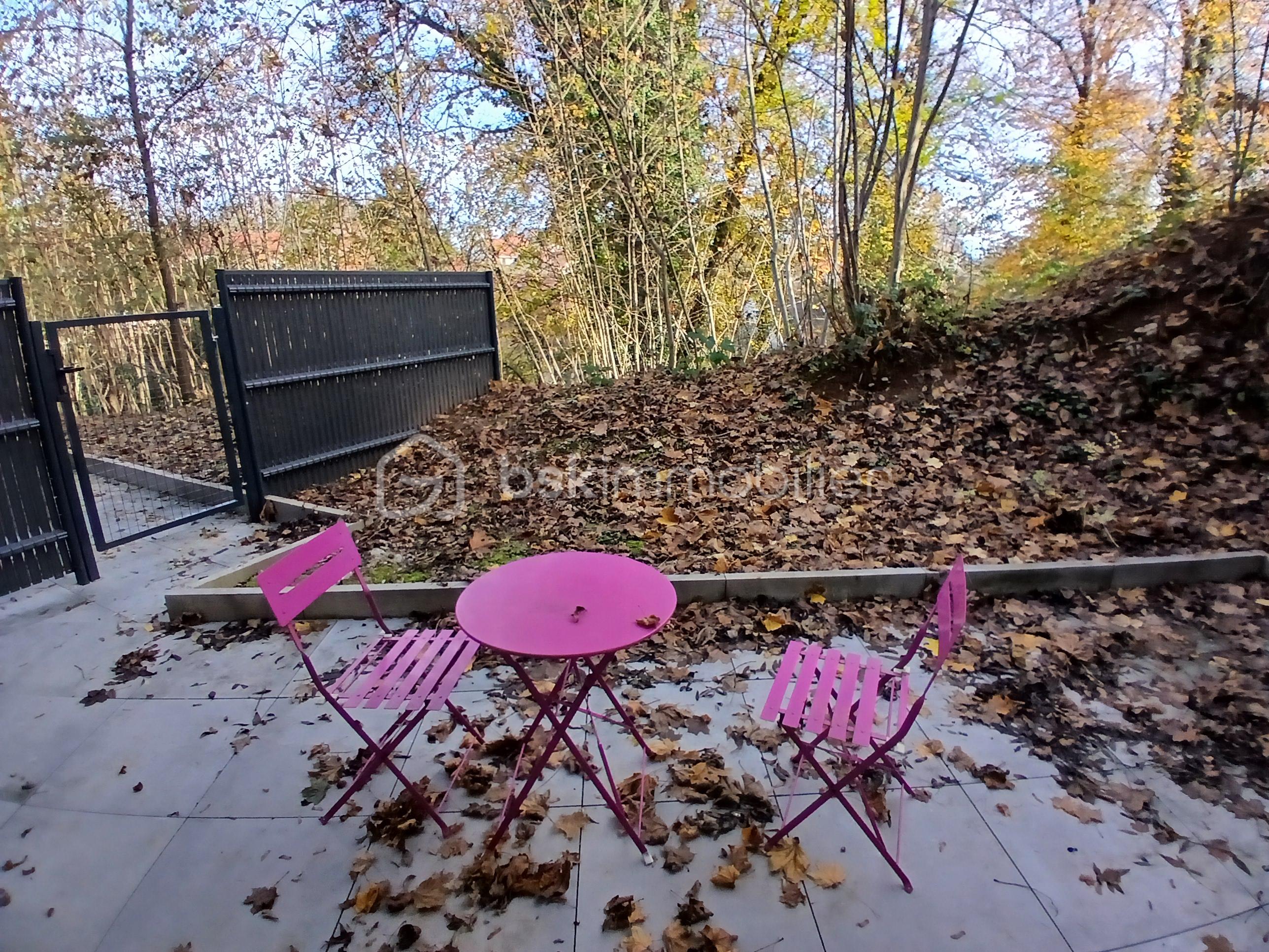 Appartement de 61 m² - REZ DE JARDIN TILLEROYES 105.jpg