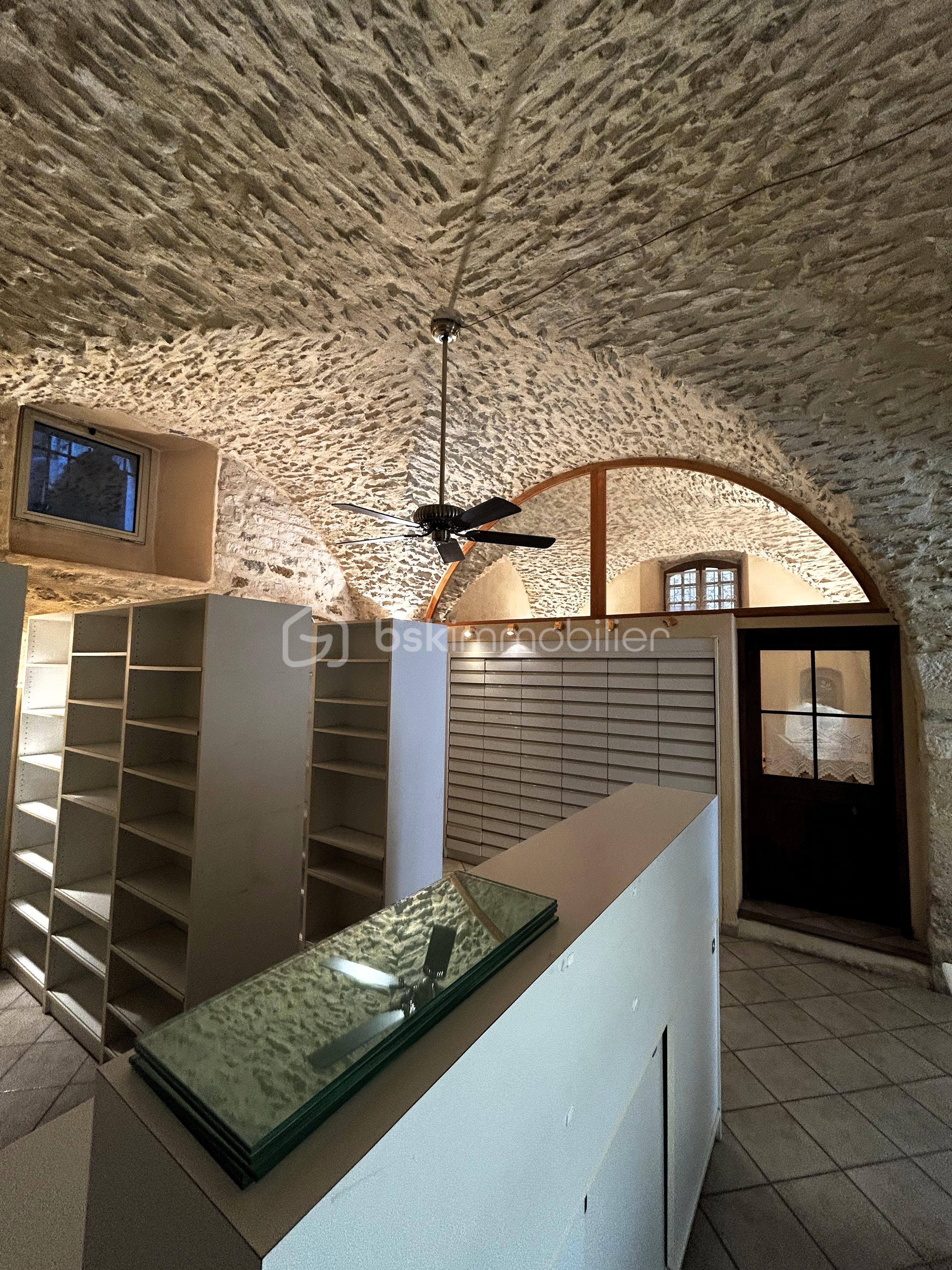 Local commercial de 145 m² - 6.JPEG