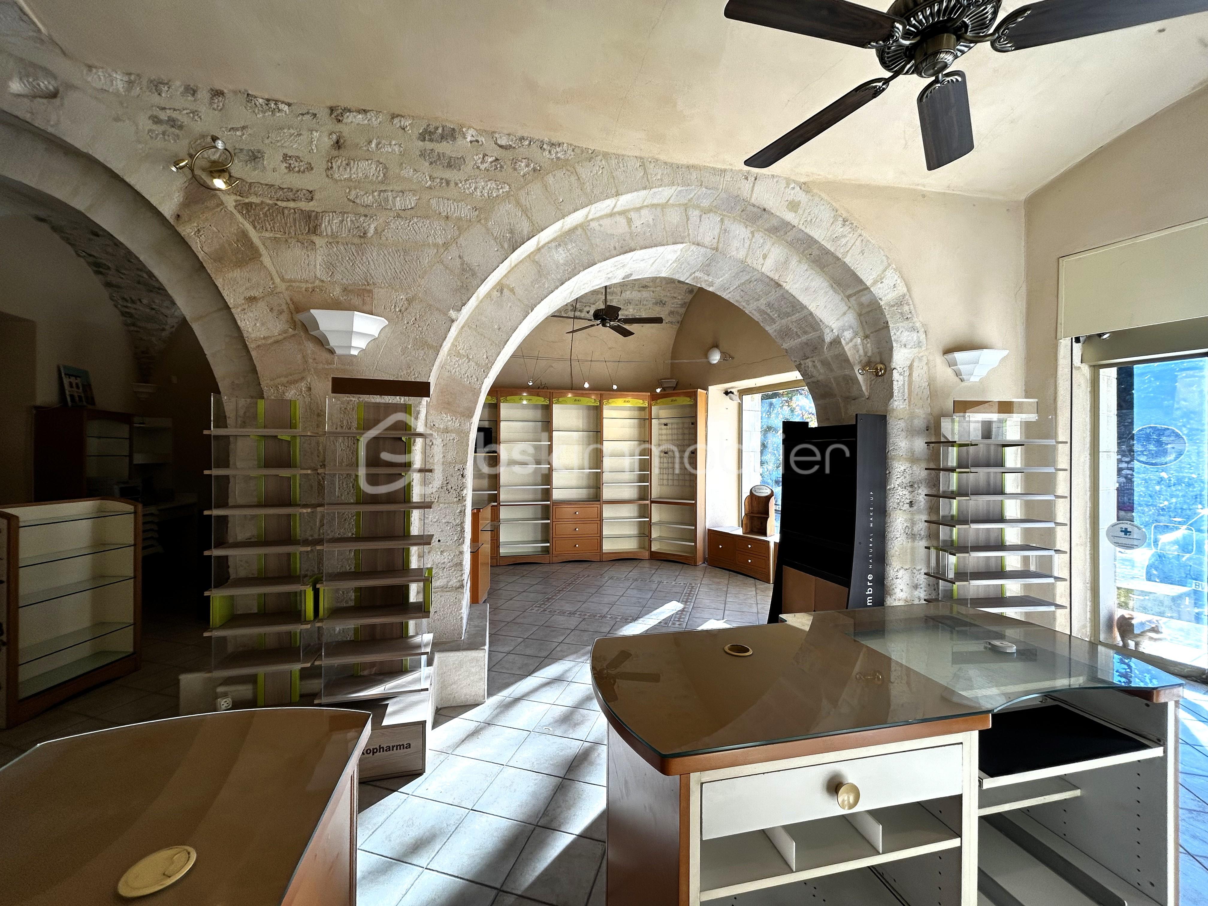 Local commercial de 145 m²