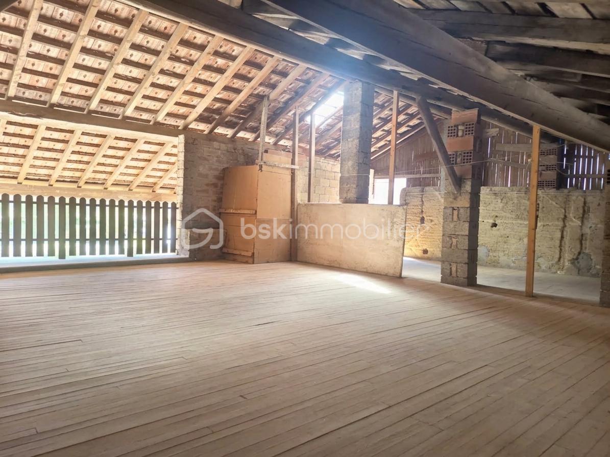 Combles sur garage.jpg