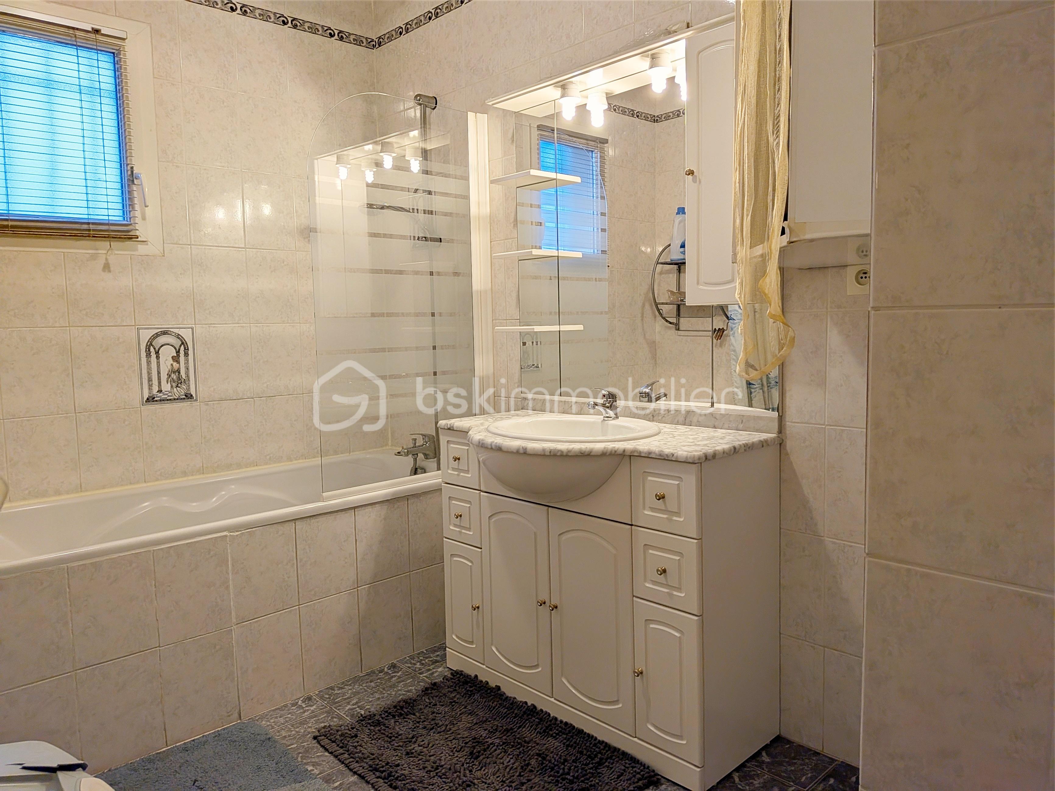 Maison traditionnelle de 412 m² - PXL_20251025_071257233.PANO.jpg