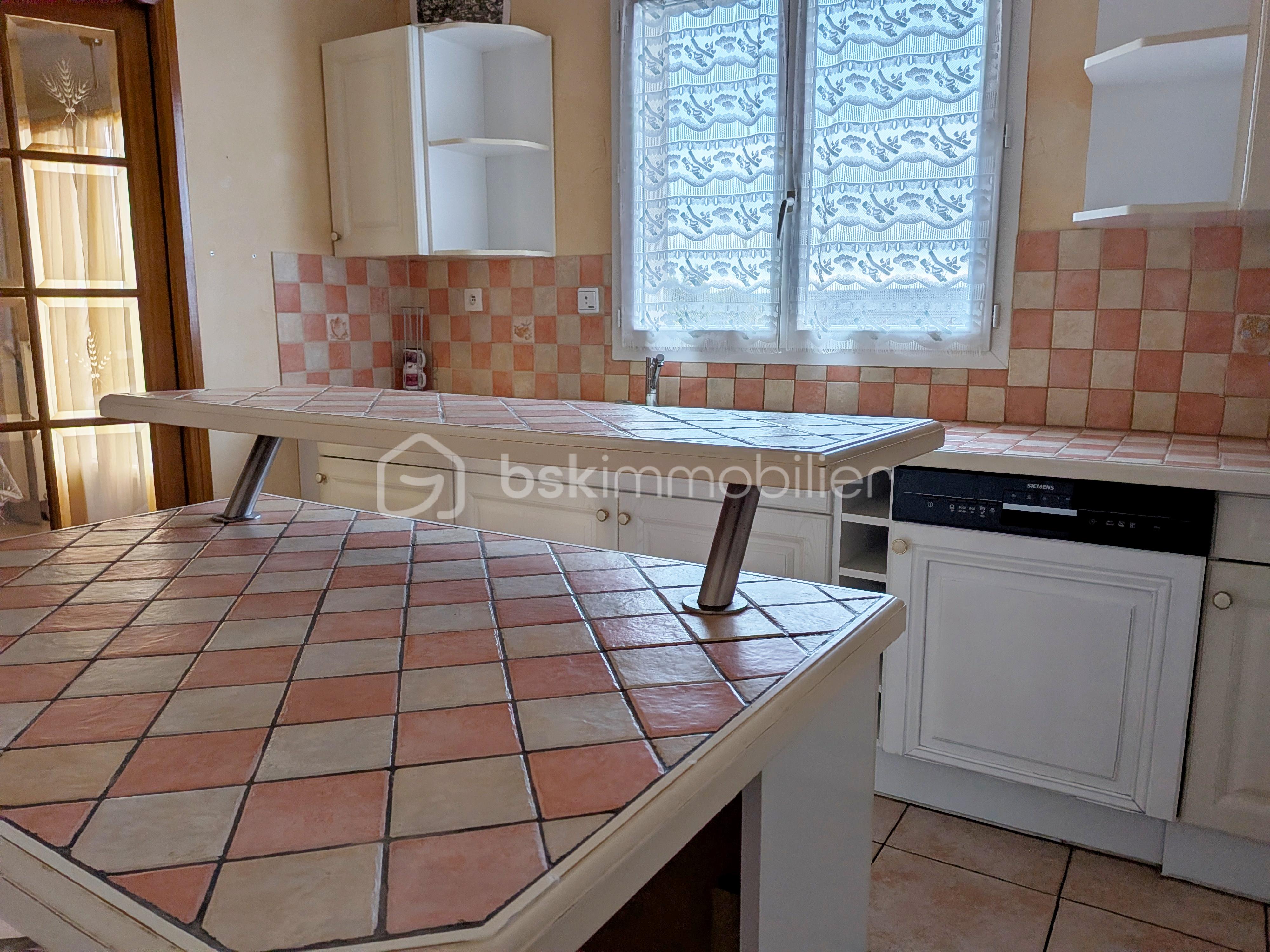 Maison traditionnelle de 412 m² - PXL_20251025_070742346.MP.jpg