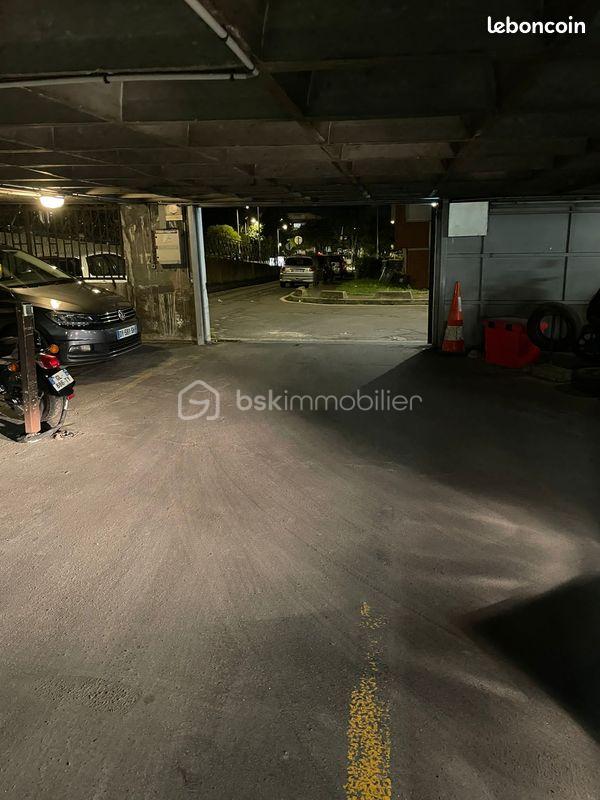 Parking de 12 m² - parking Garges.jpg