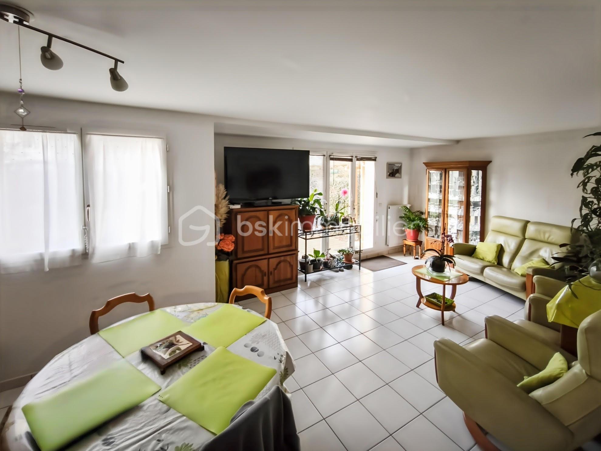 Maison de 84,04 m² - salon.jpg