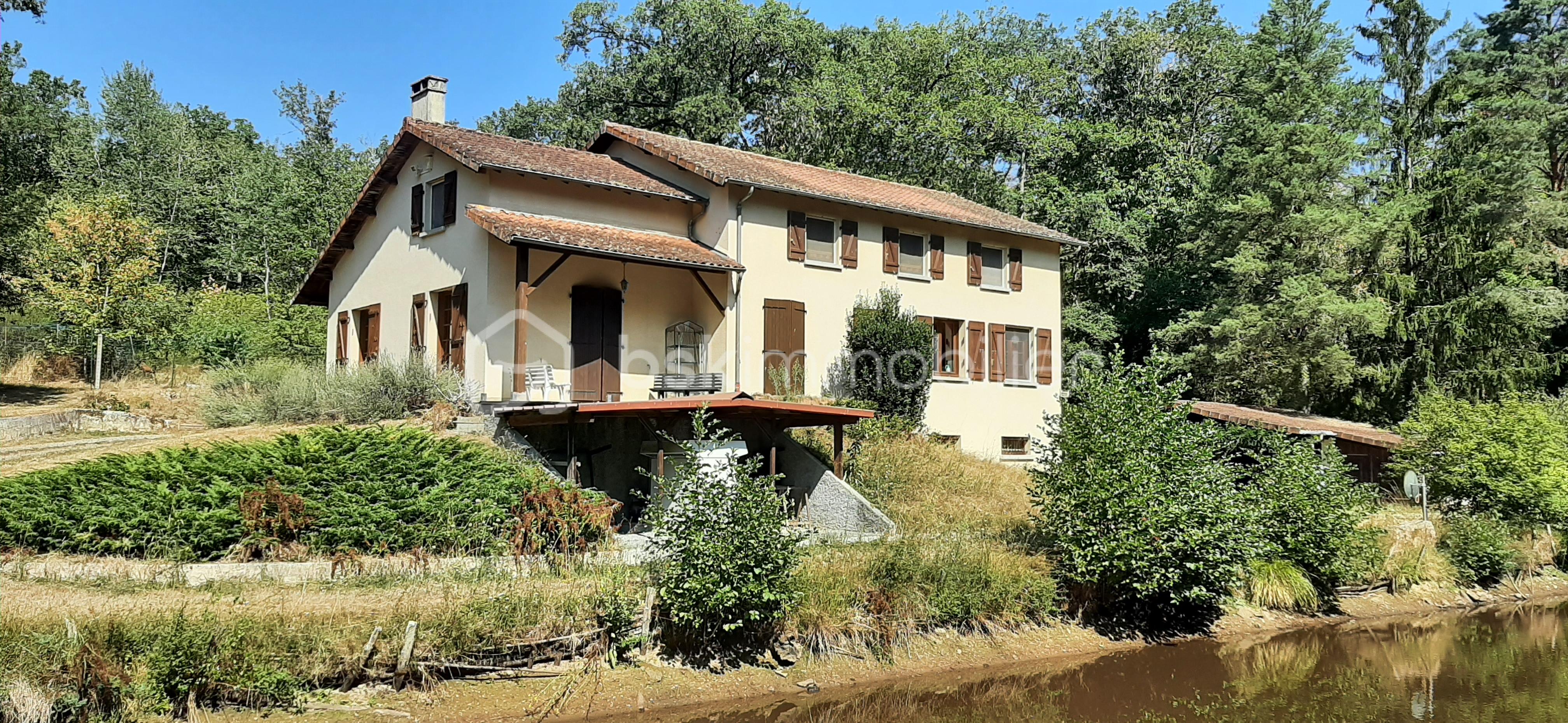 Maison 9 pièces 230 m² · à Saint-Cyr · 230 m² · 374 500 €