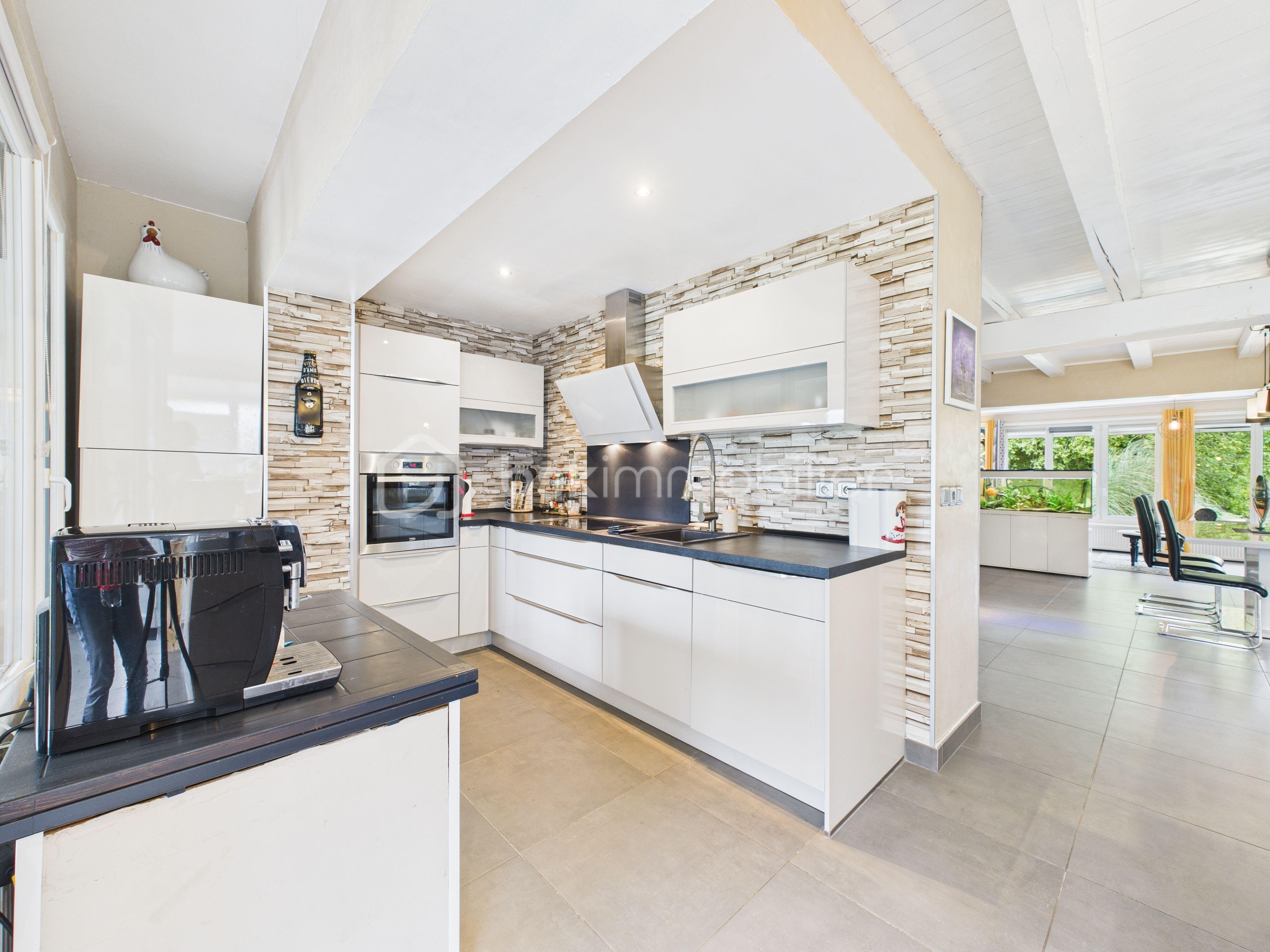 Maison de 183,69 m² - CAM04867G0-PR0017-STILL013.jpg