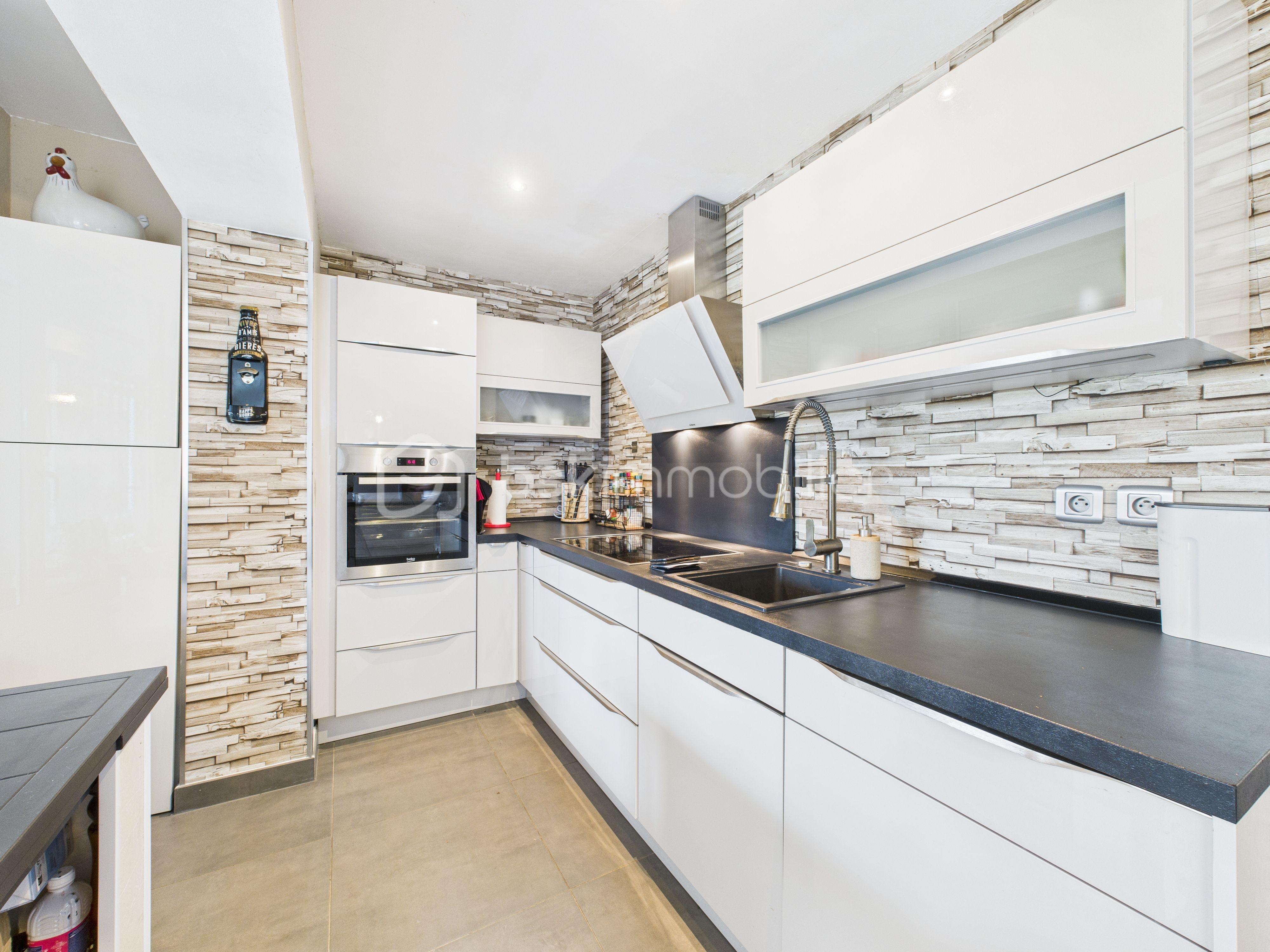 Maison de 183,69 m² - CAM04867G0-PR0017-STILL014.jpg