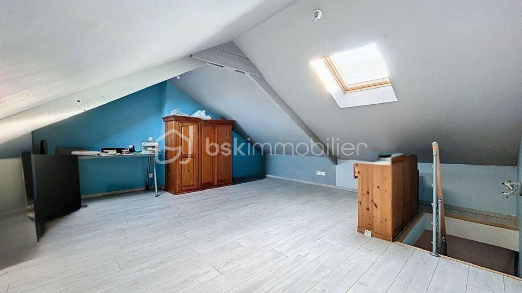 Maison de ville de 109 m² - CATHY DEVOLDER COMBLE CHAMBRE MAISON FRELINGHIEN CENTRE.jpg