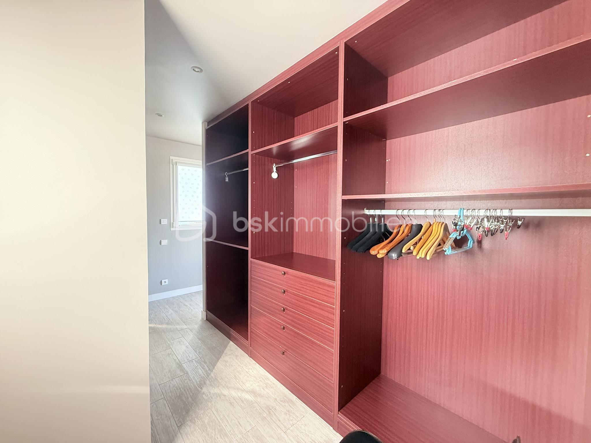 Villa de 230 m² - dressing .JPEG