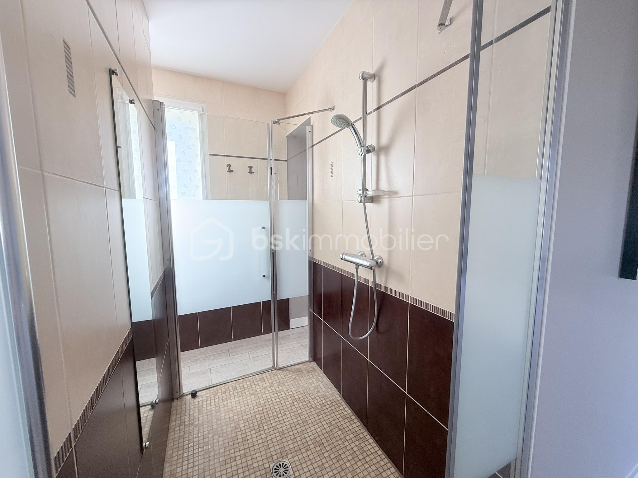 Villa de 230 m² - douche 1.JPEG