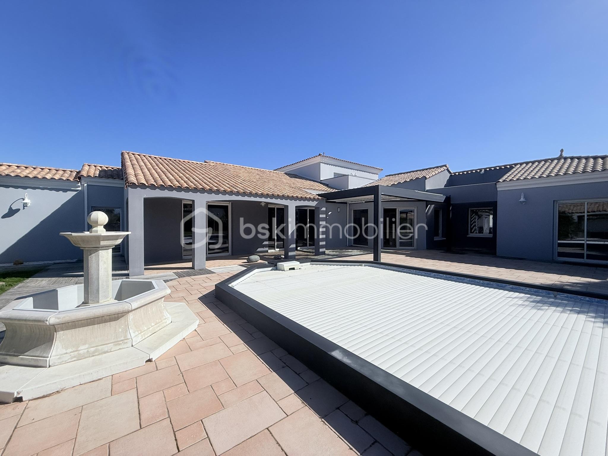 Villa de 230 m² - piscsine.JPEG