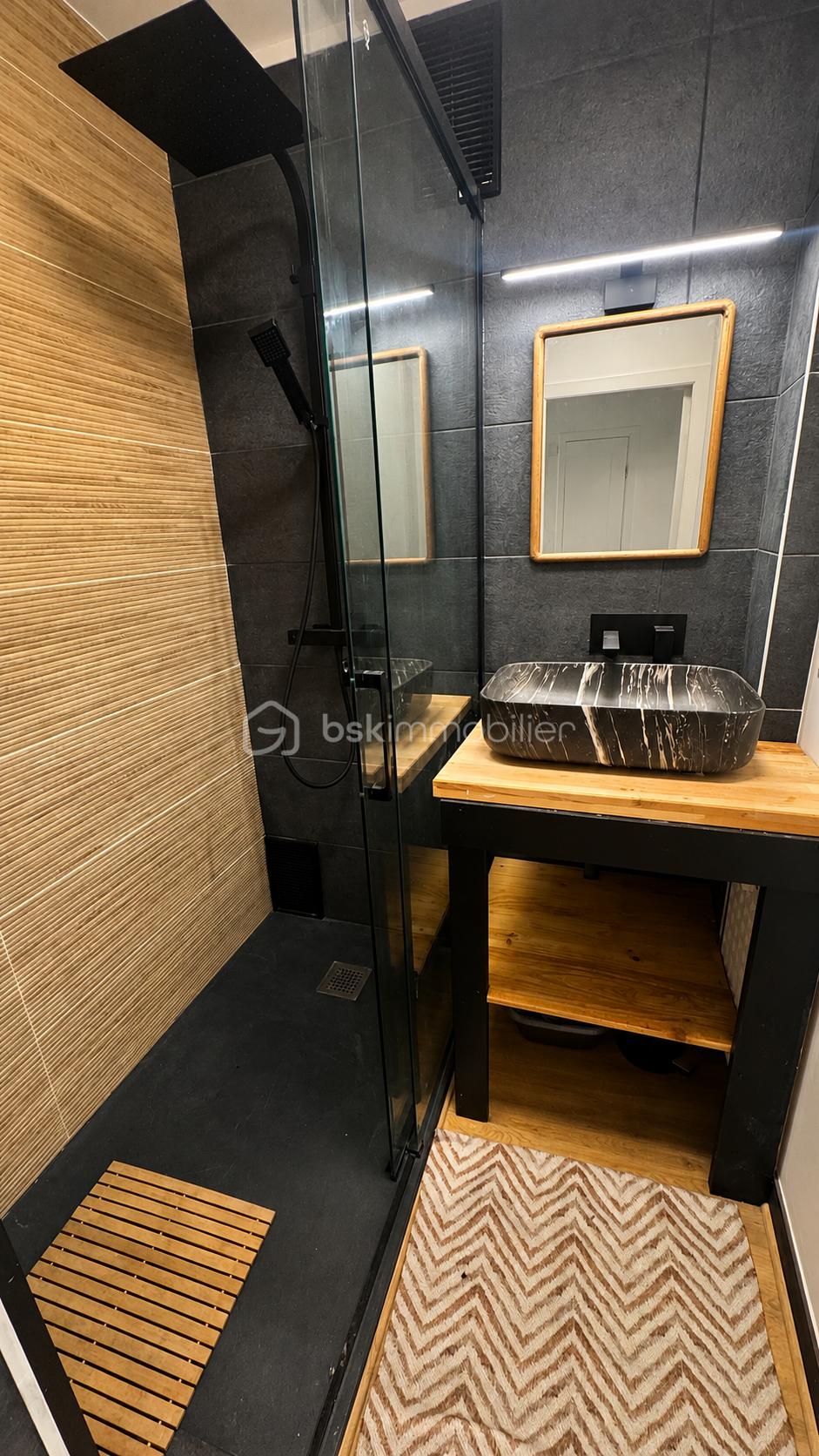 Salle d'eau Suite.png