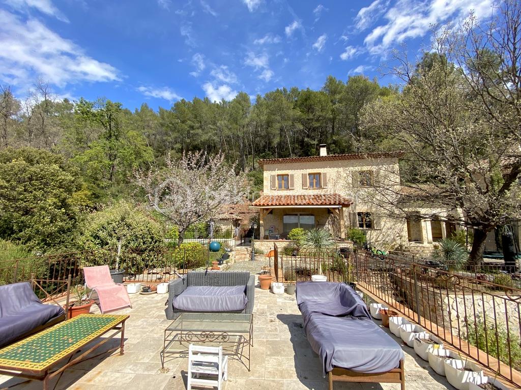 Demeure de 272 m² - d%8rBjz8RVa6ZLvZW7ol0A_thumb_24aa.jpg