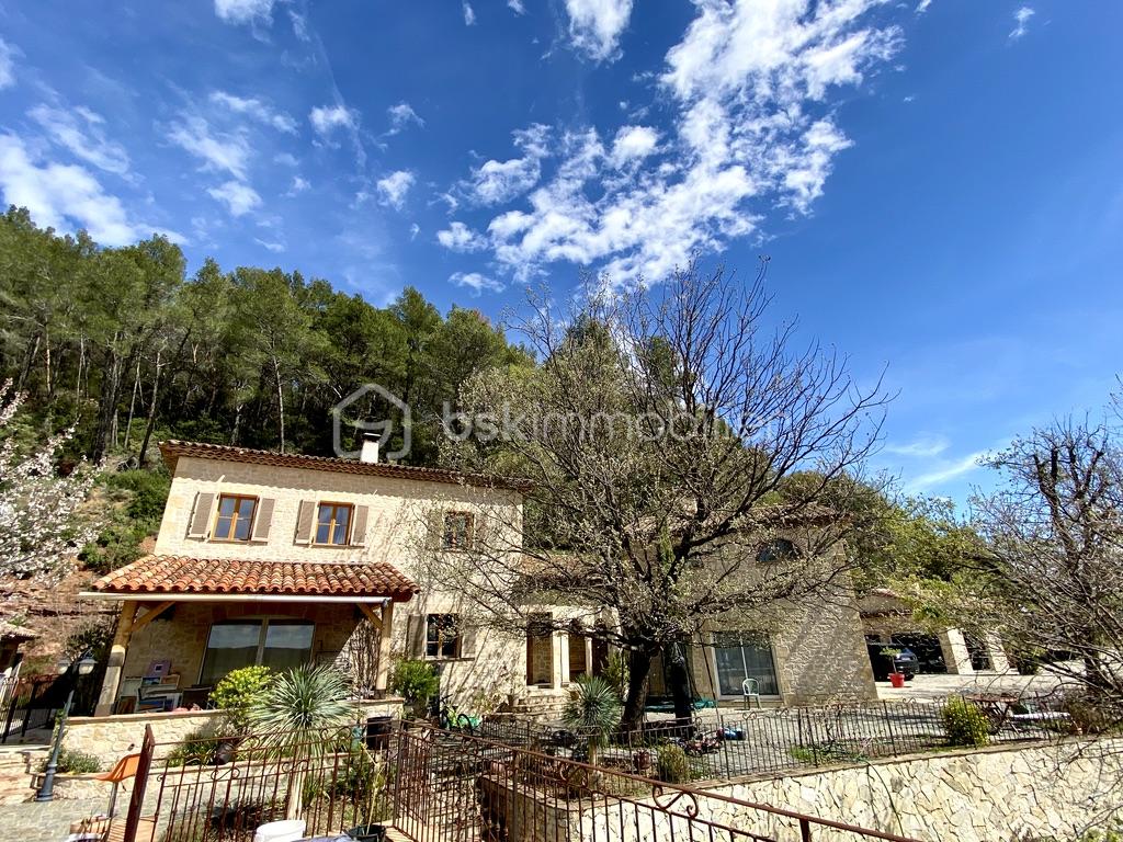 Demeure de 272 m² - 5sfrJ0OGRQ+pLWadLrosOg_thumb_24a9.jpg