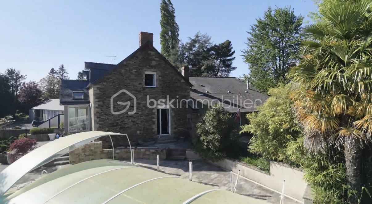 7 pièces 930 m² · à Pontorson · 930 m² · 328 000 €