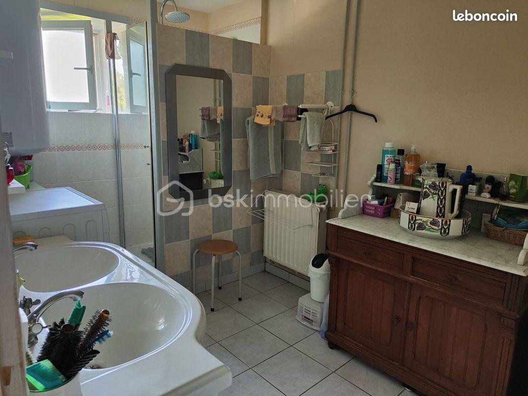 salle d'eau RDC.jpg