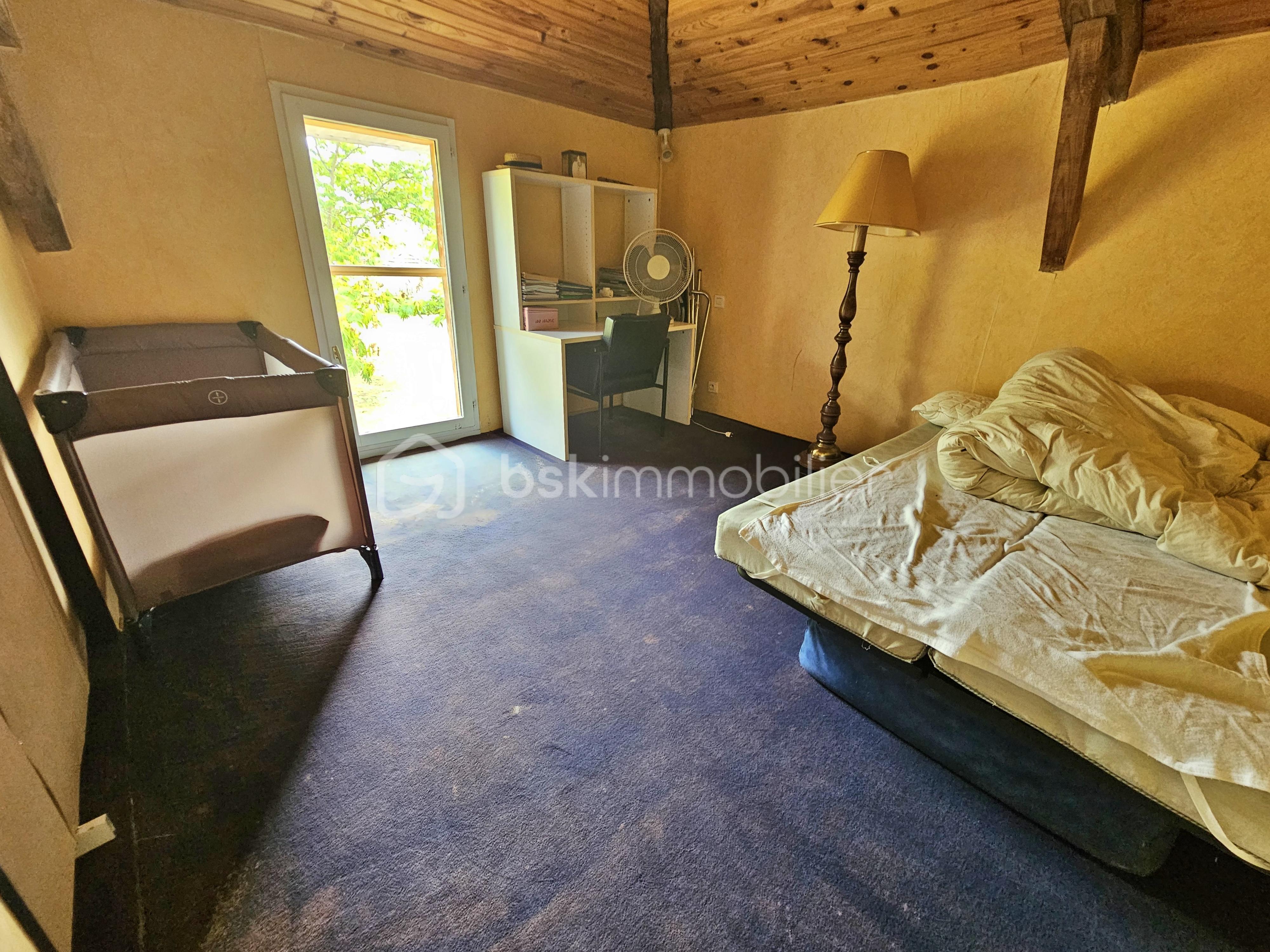 Maison ancienne de 180 m² - CHAMBRE 3 ETAGE(1).jpg