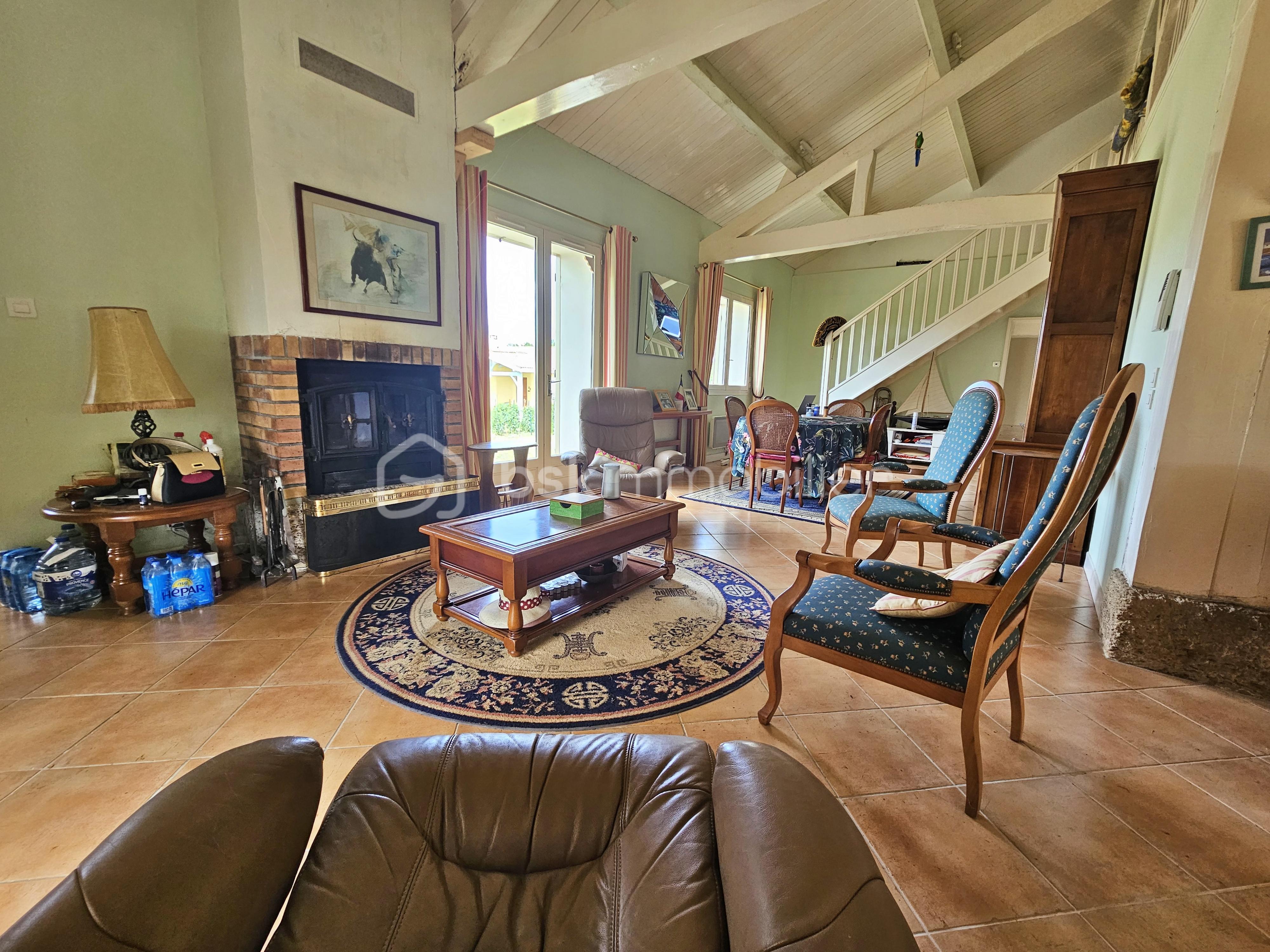 Maison ancienne de 180 m² - SALLE A MANGER (1).jpg