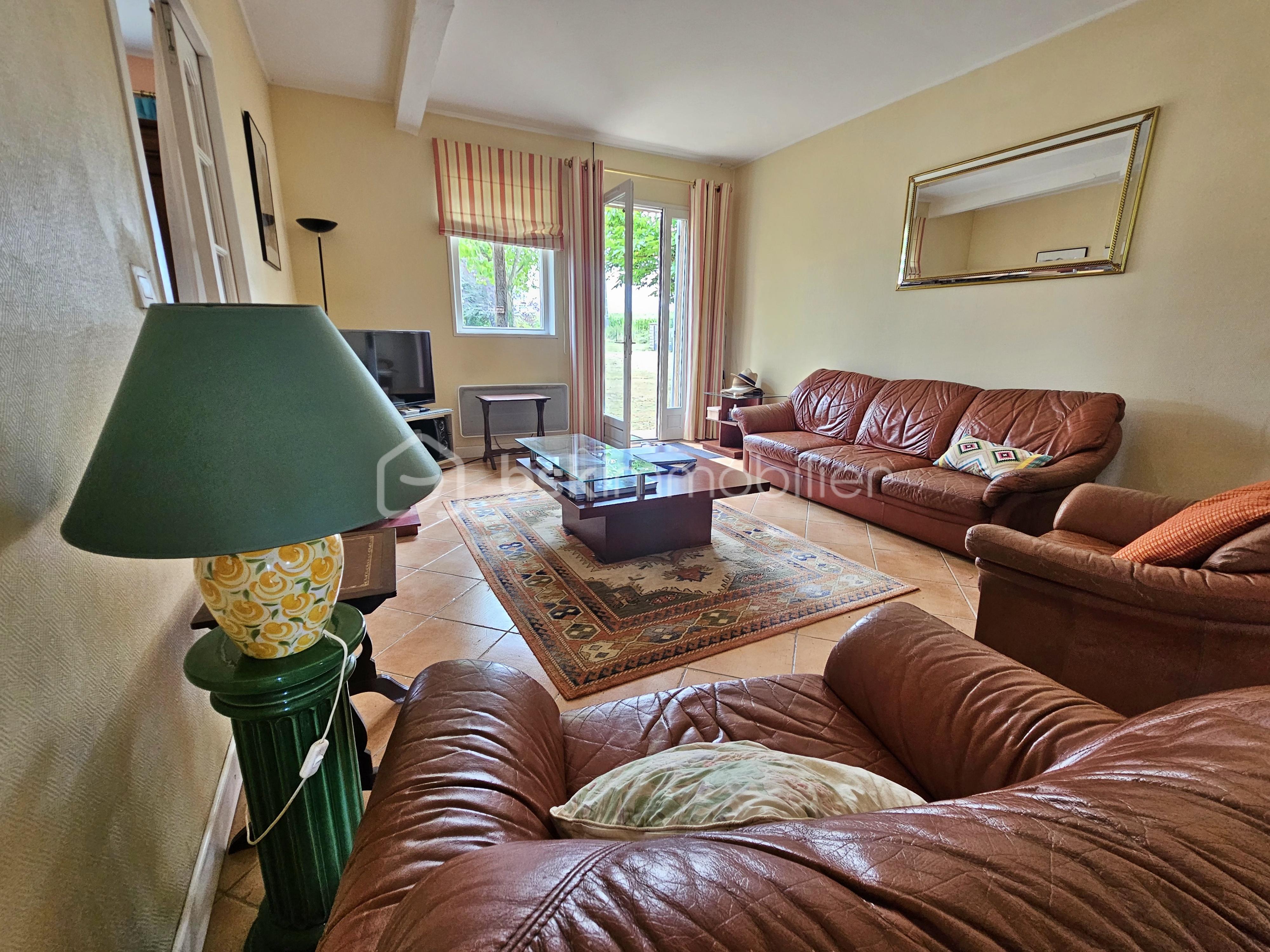 Maison ancienne de 180 m² - SALON (5).jpg