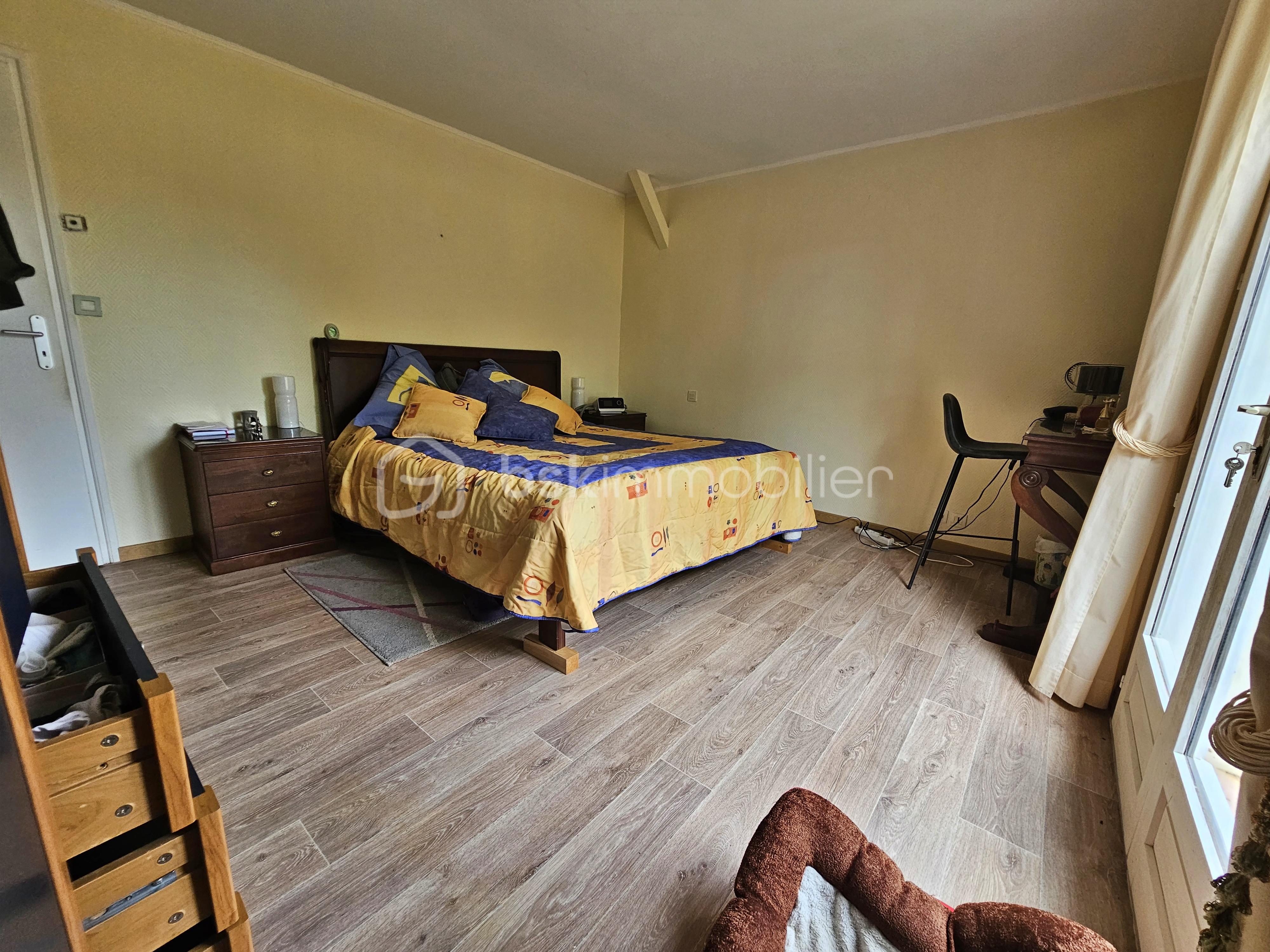 Maison ancienne de 180 m² - CHAMBRE 2 RDC (2).jpg