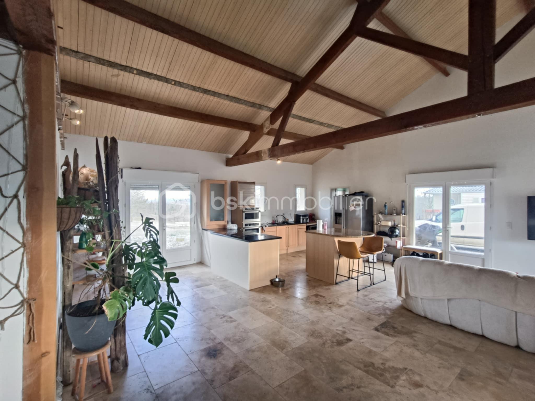 Maison contemporaine de 144 m² - b4ab7d8e-0ecb-4ce6-9cdb-ade4b0711fe3.jpg