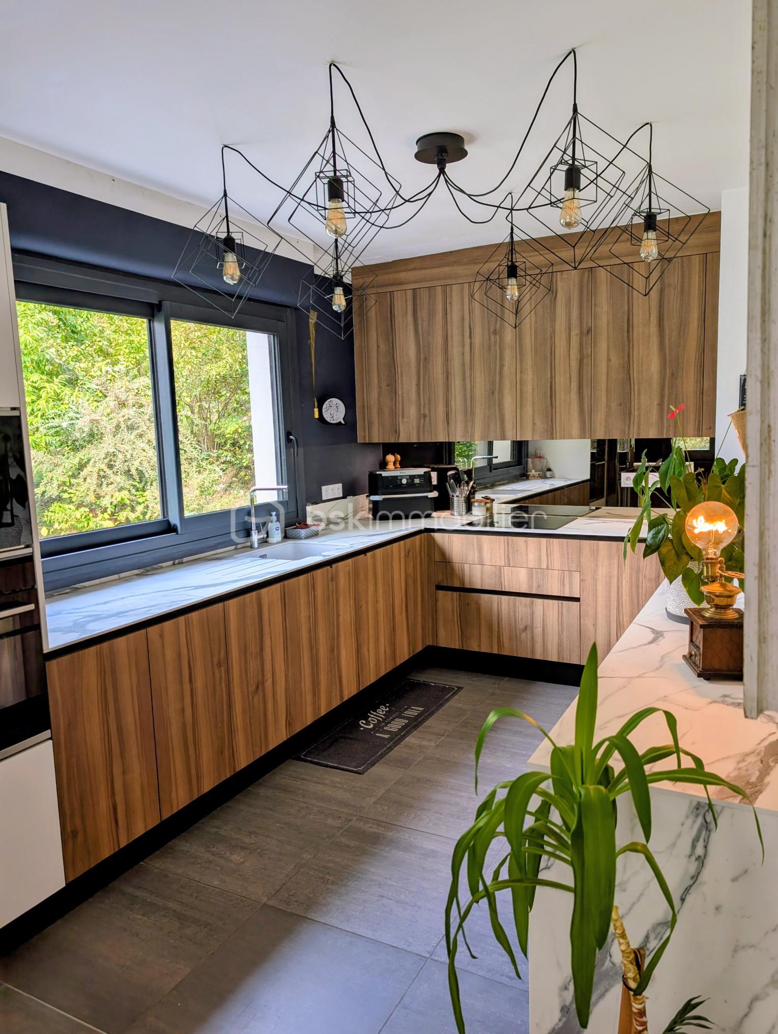 Maison traditionnelle de 185 m² - cuisine cette eygun.jpg