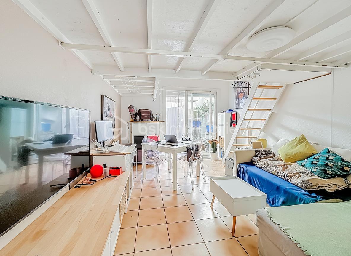 Appartement de 27 m² - generated_2025-09-23T01_22_20.539.jpg