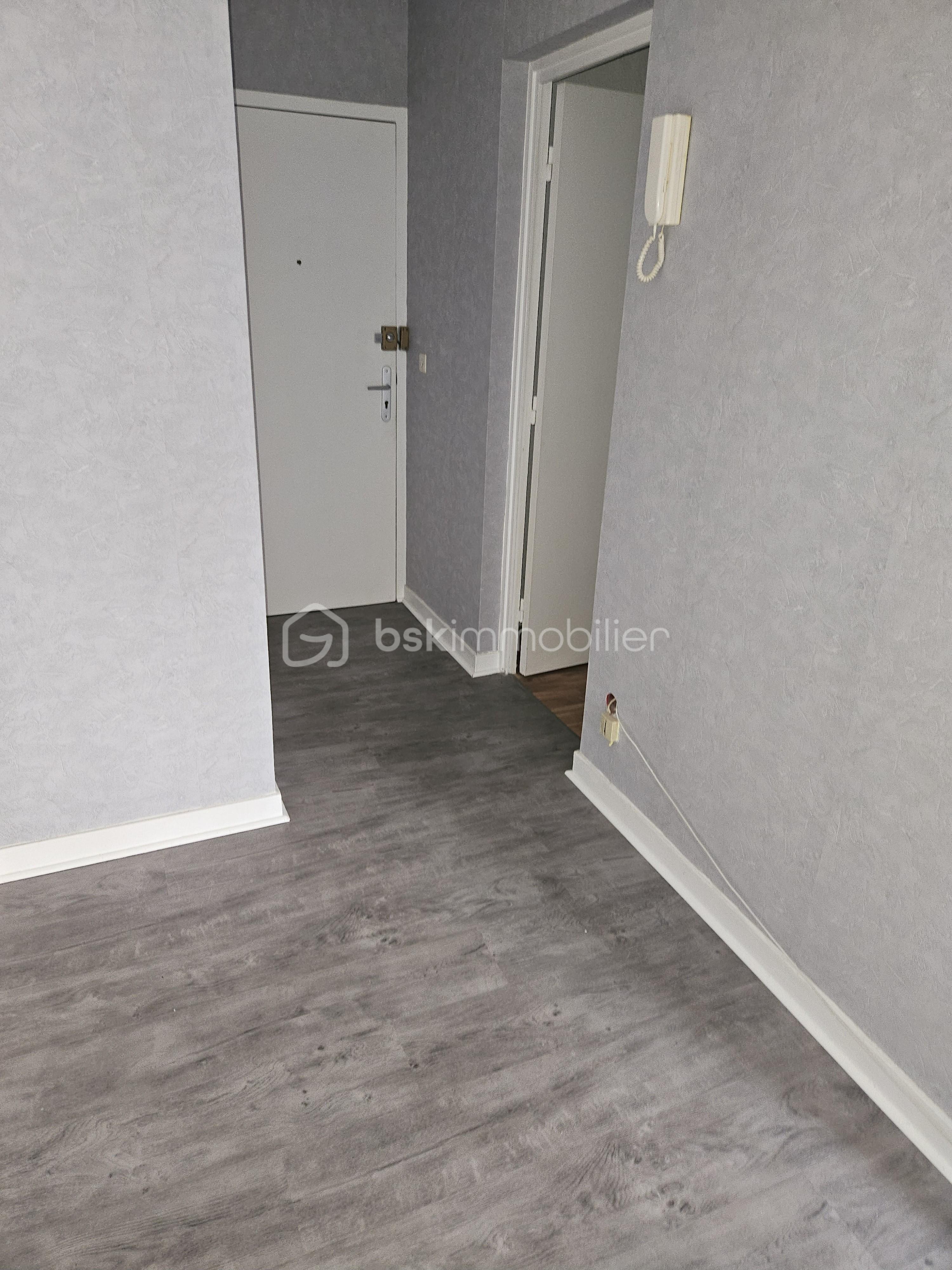 Appartement de 74 m² - Couloir.jpg
