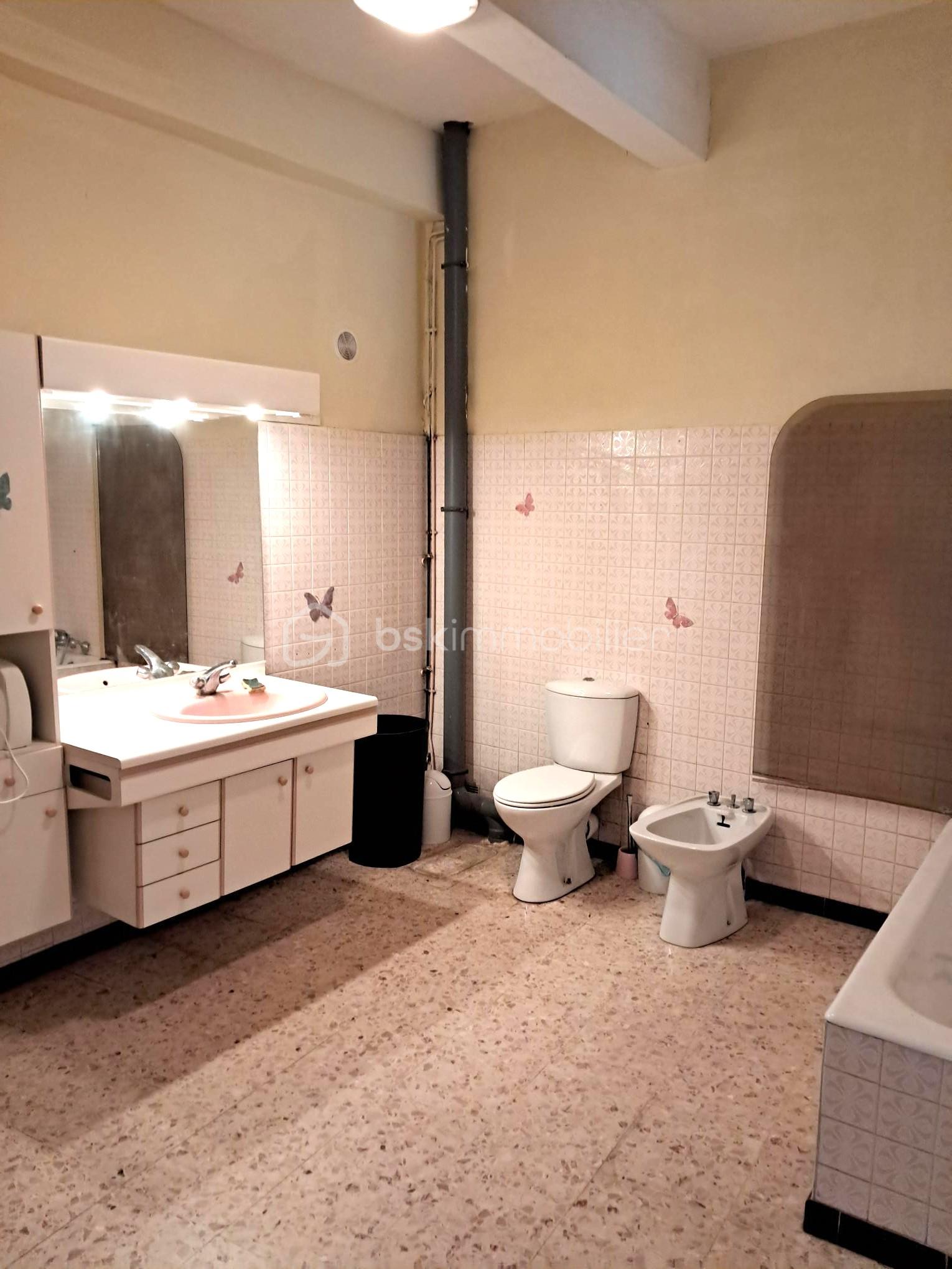 Maison ancienne de 180 m² - 6-sdb.jpg