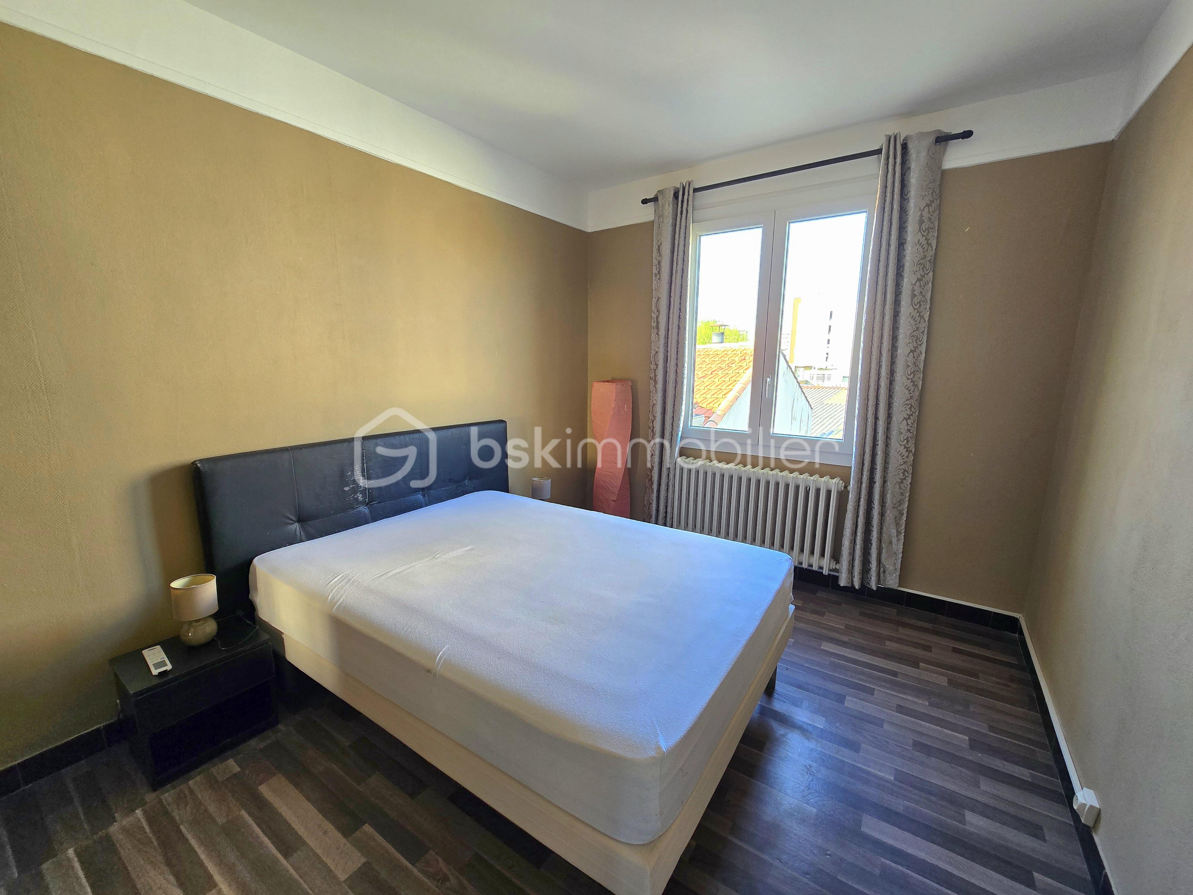 CHAMBRE AVEC PLACARD.jpg