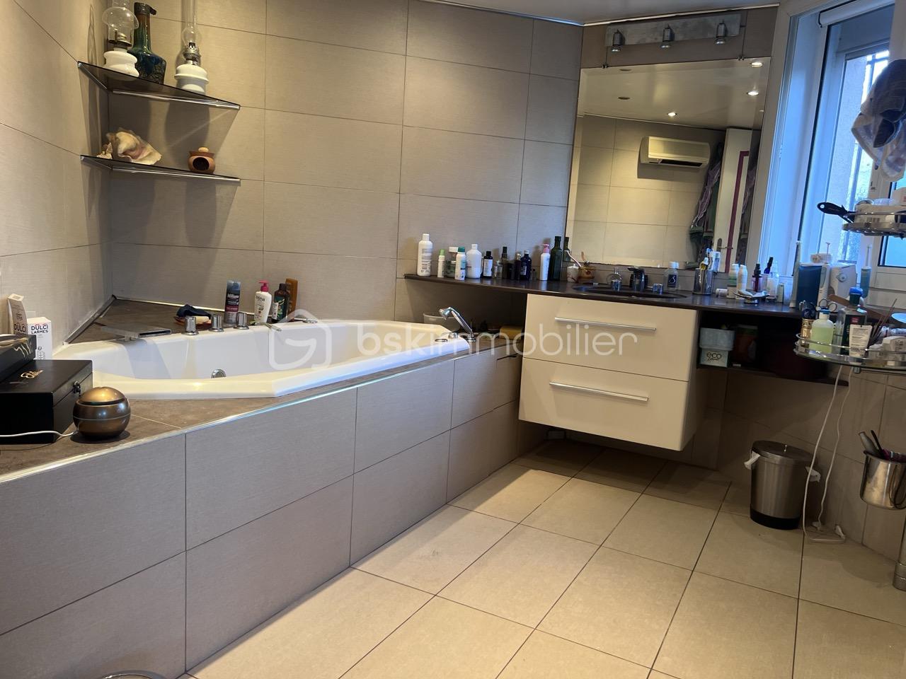 Maison de 153 m² - sdb.jpeg