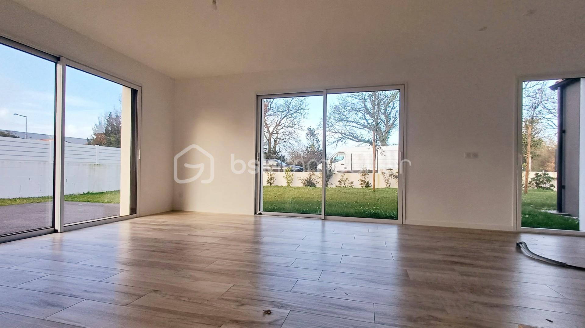 Maison de 120 m² - 0450ab35-d1ed-4ce9-a14e-ea28676f4a76.jpg