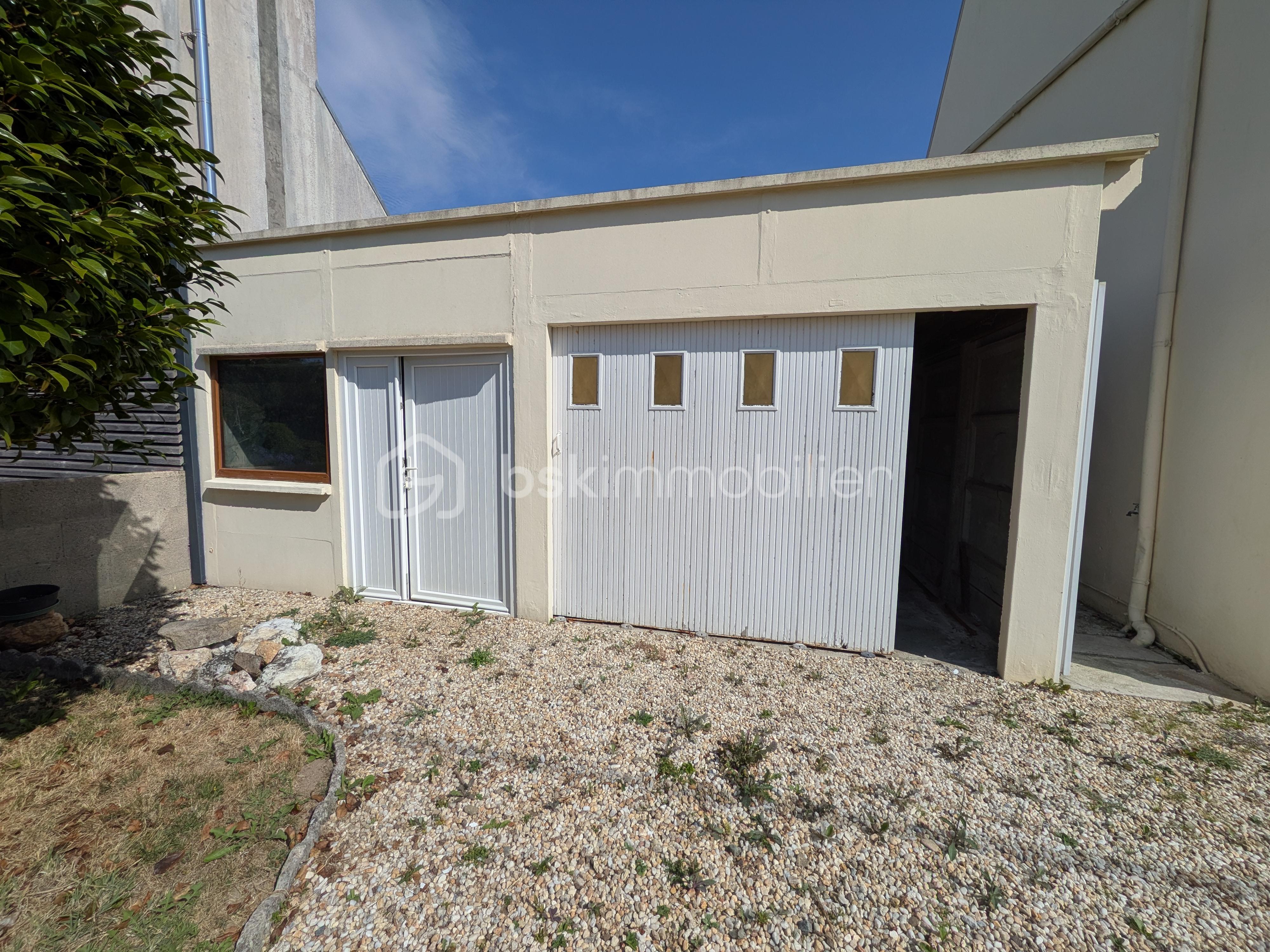 garage.jpg