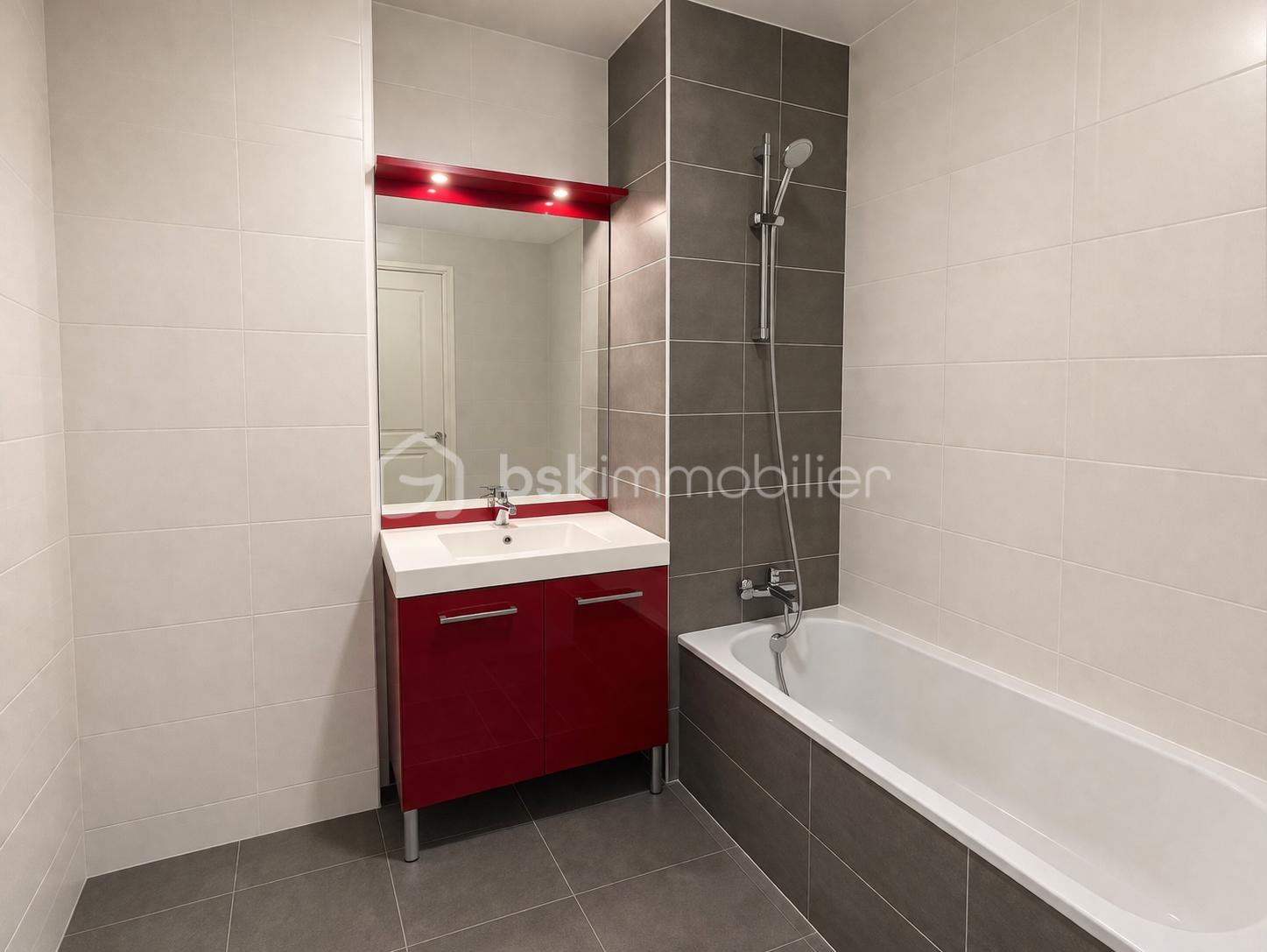 Salle de bain moderne et minimaliste.png