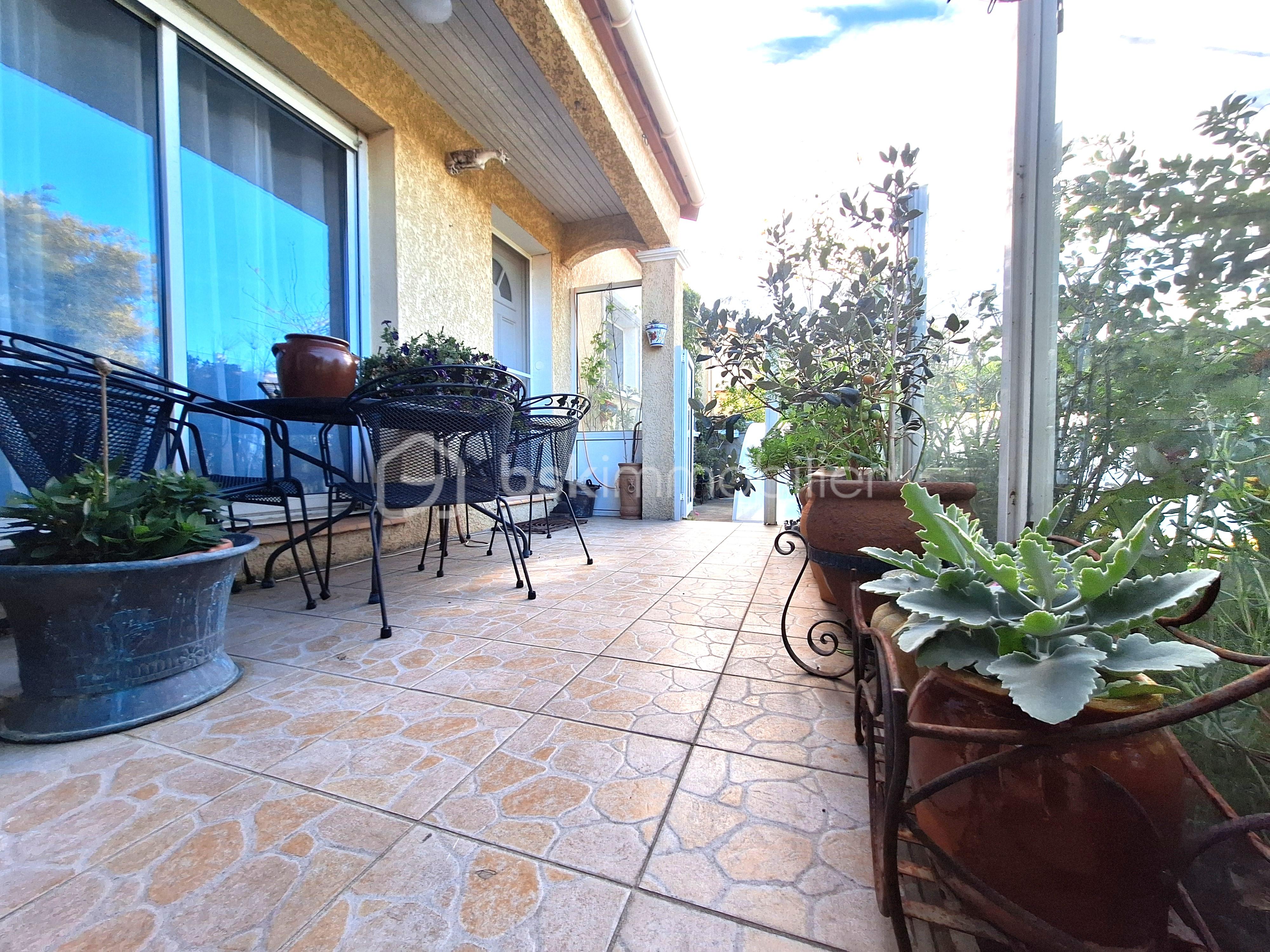 Maison de 90 m² - Terrasse av ok.jpg