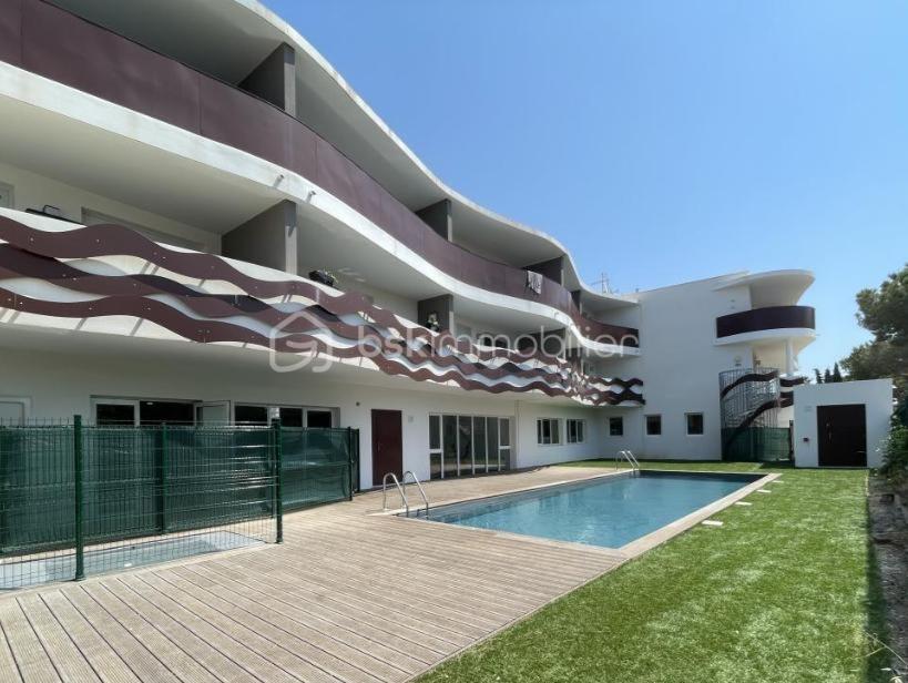 Appartement de 34,02 m² - piscine.jpg