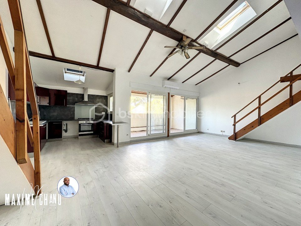 Immeuble mixte de 330 m² - gudesteguizard_1698752079_1698754974_55185_f750f59