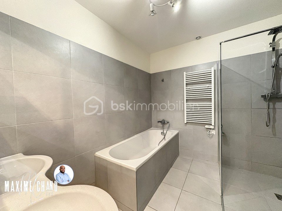 Immeuble mixte de 330 m² - gudesteguizard_1698752079_1698752349_52453_9a1b2fb